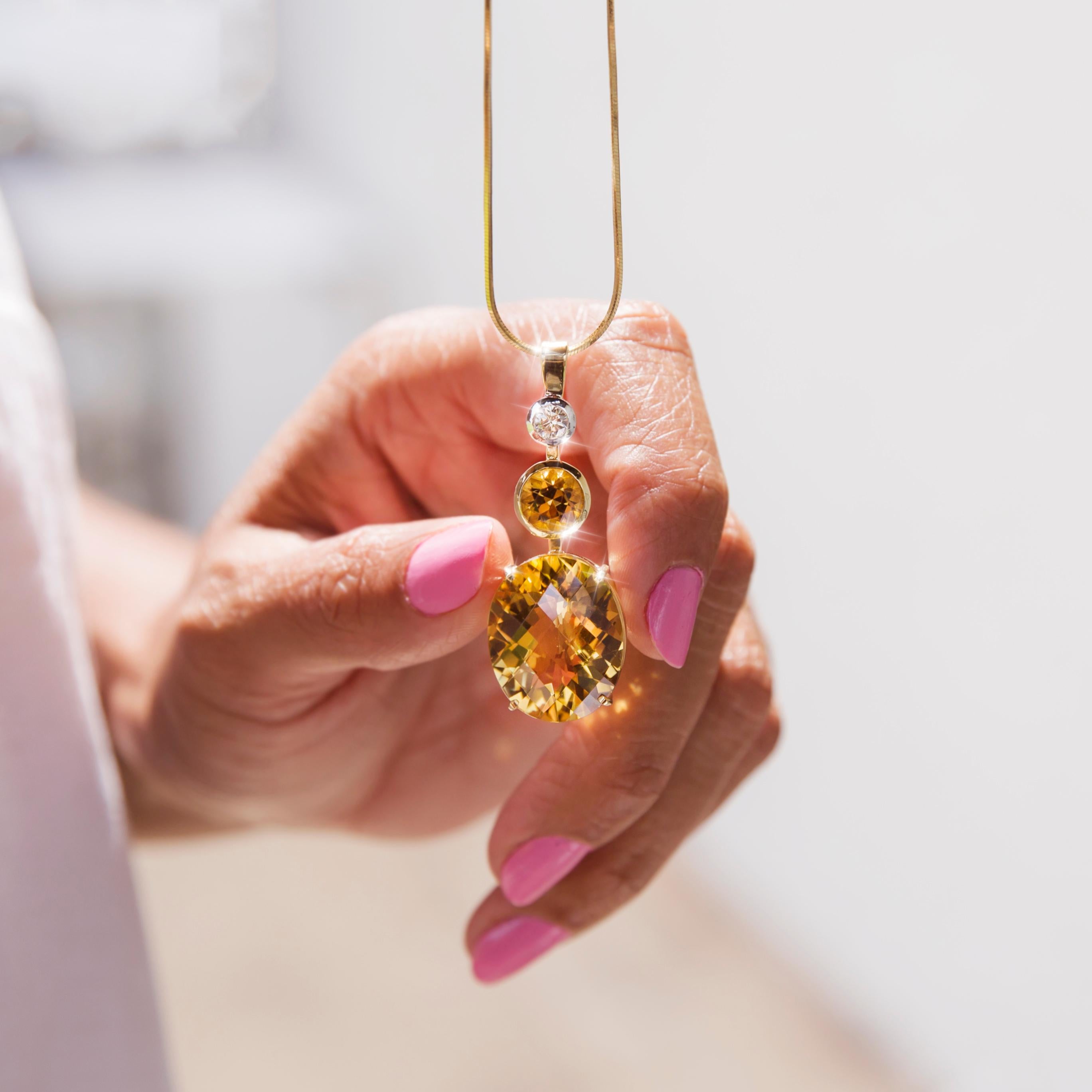 18 Carat Yellow Gold Checkerboard Citrine and Diamond Vintage Drop Style Pendant For Sale 4