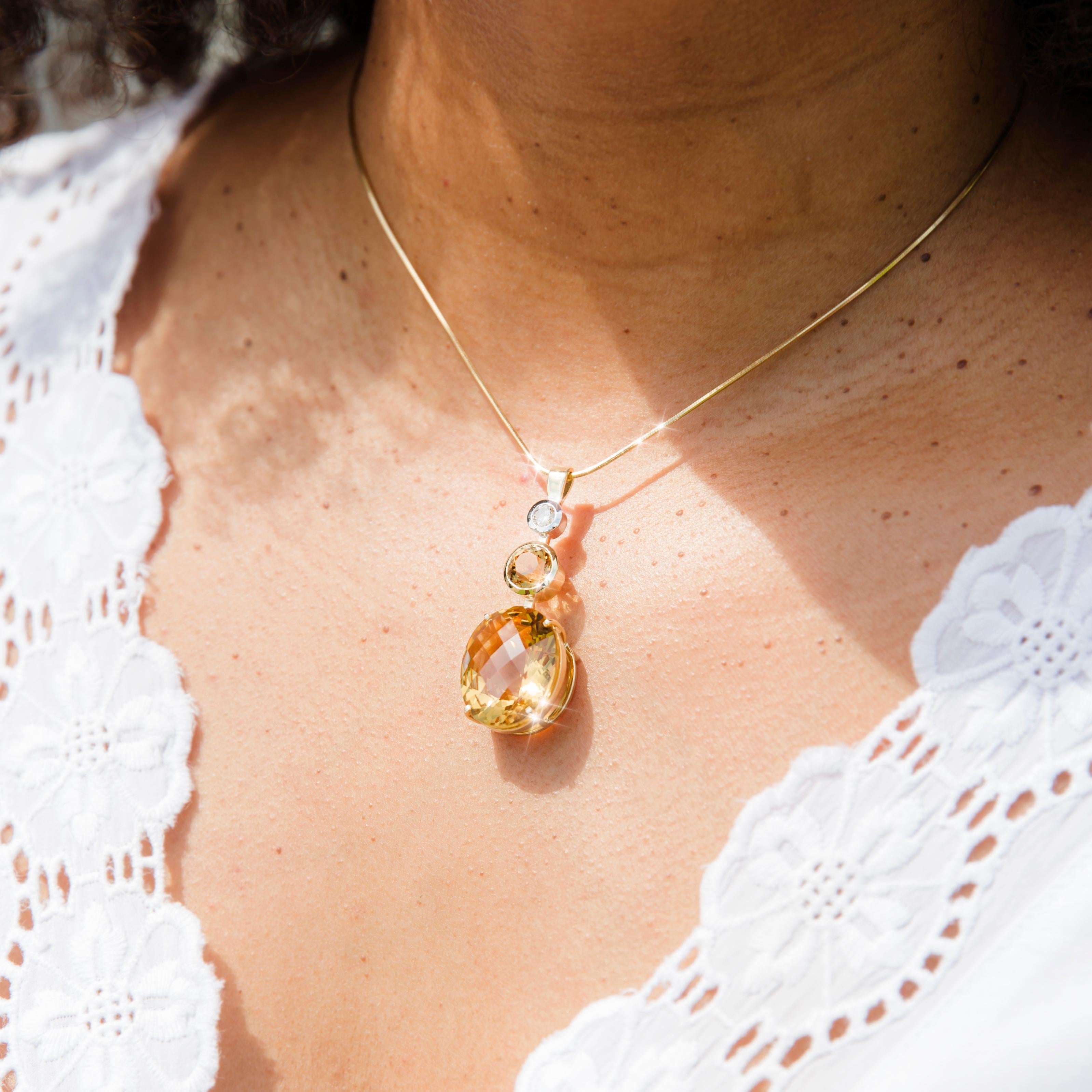 Modern 18 Carat Yellow Gold Checkerboard Citrine and Diamond Vintage Drop Style Pendant For Sale