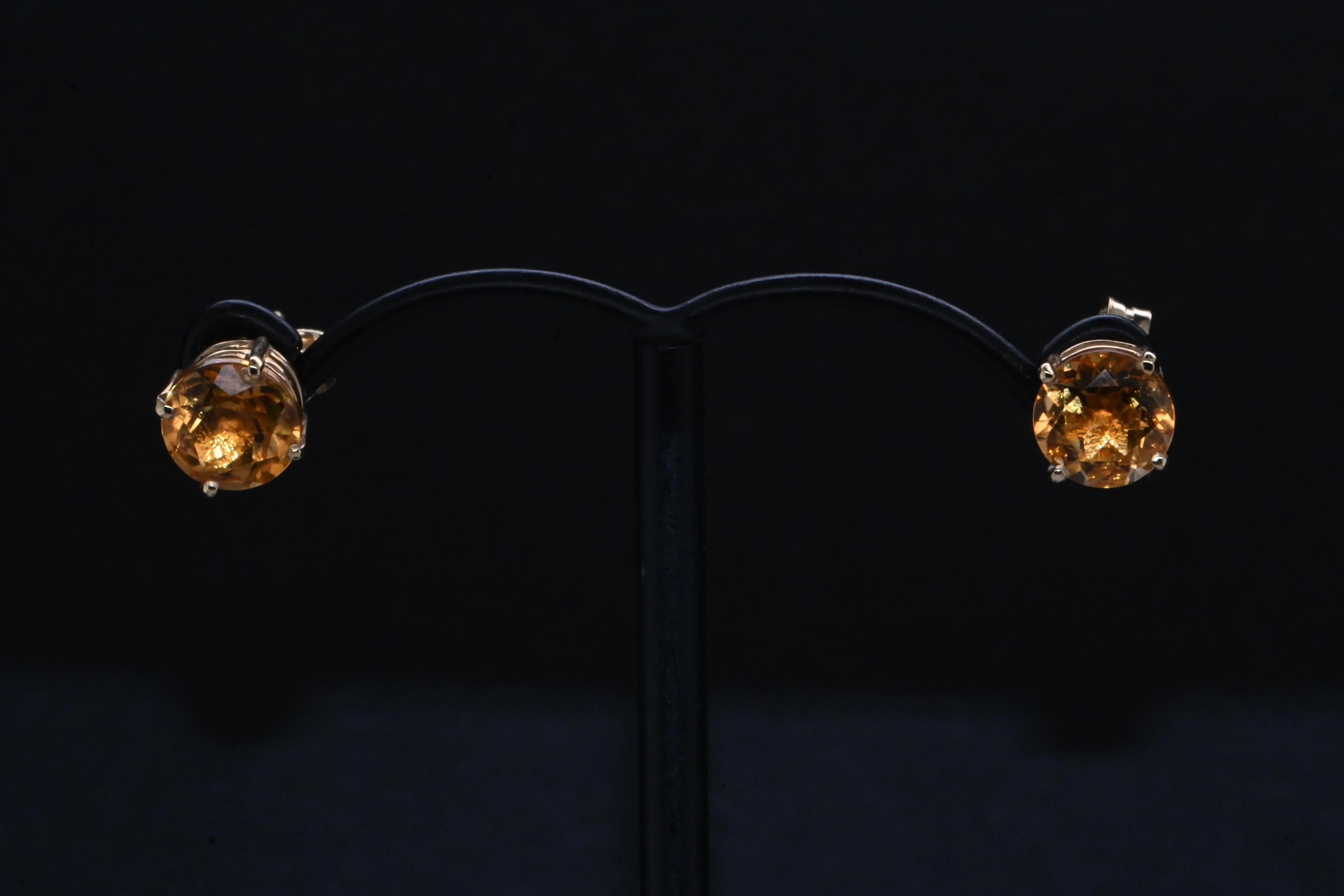 Women's or Men's 18 Carat Yellow Gold Citrine Earrings For Sale