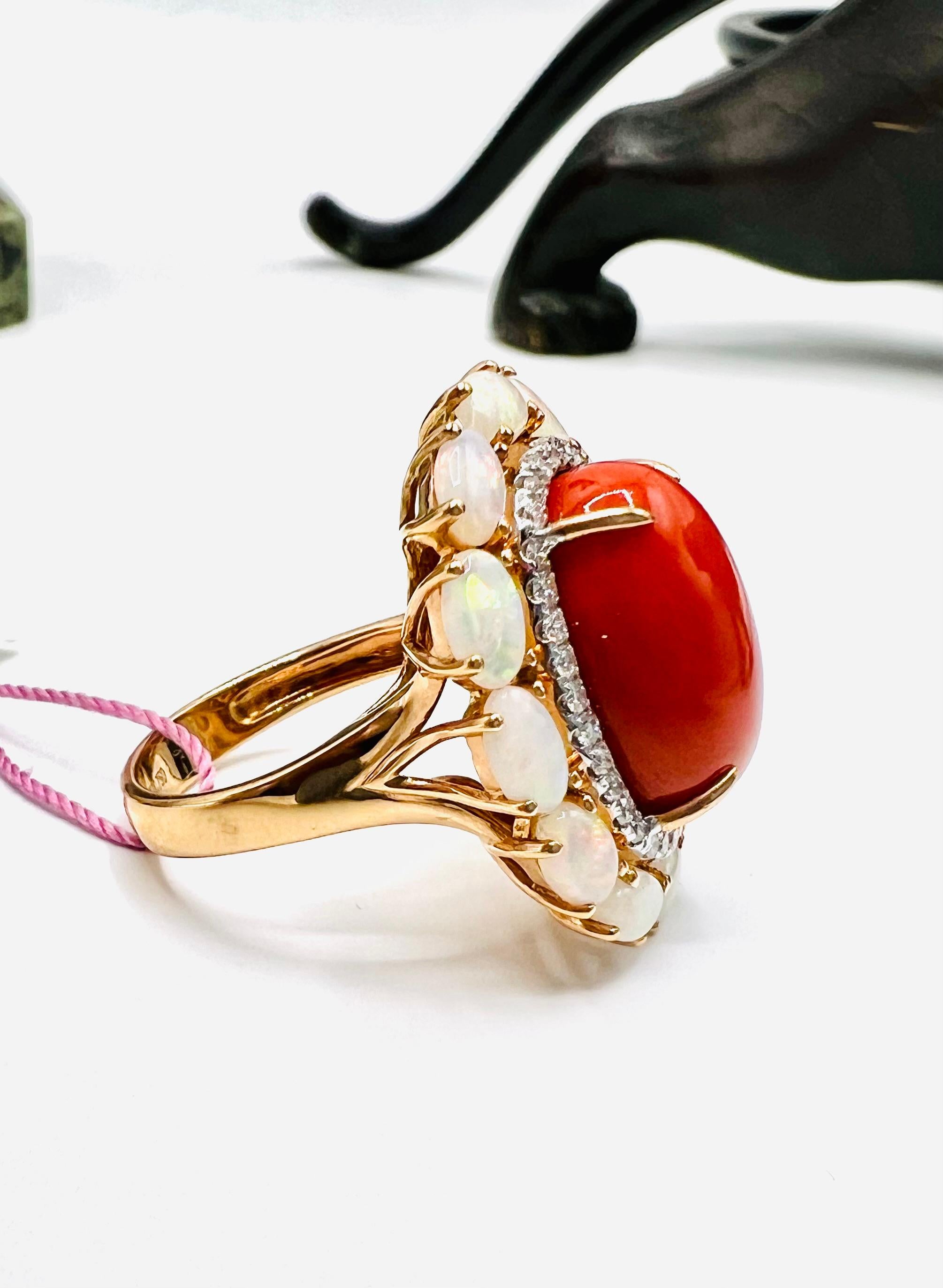 18- Carat Yellow Gold Cocktail Ring, Cabochon Coral Beautiful Red Opal Diamonds 1