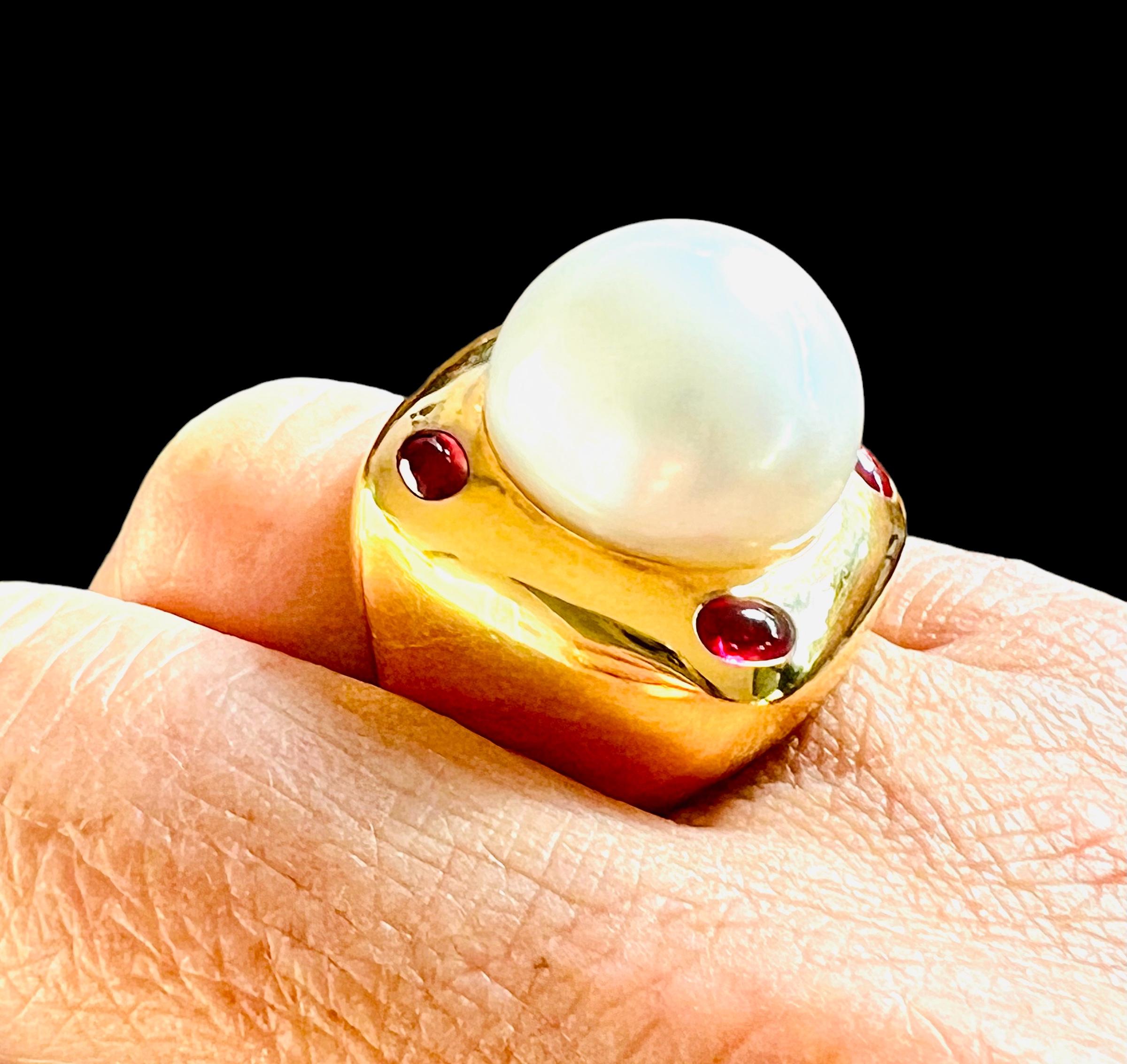 18 Carat Yellow Gold Cocktail Ring Set With A South Sea Pearl Ruby Cabochon 5