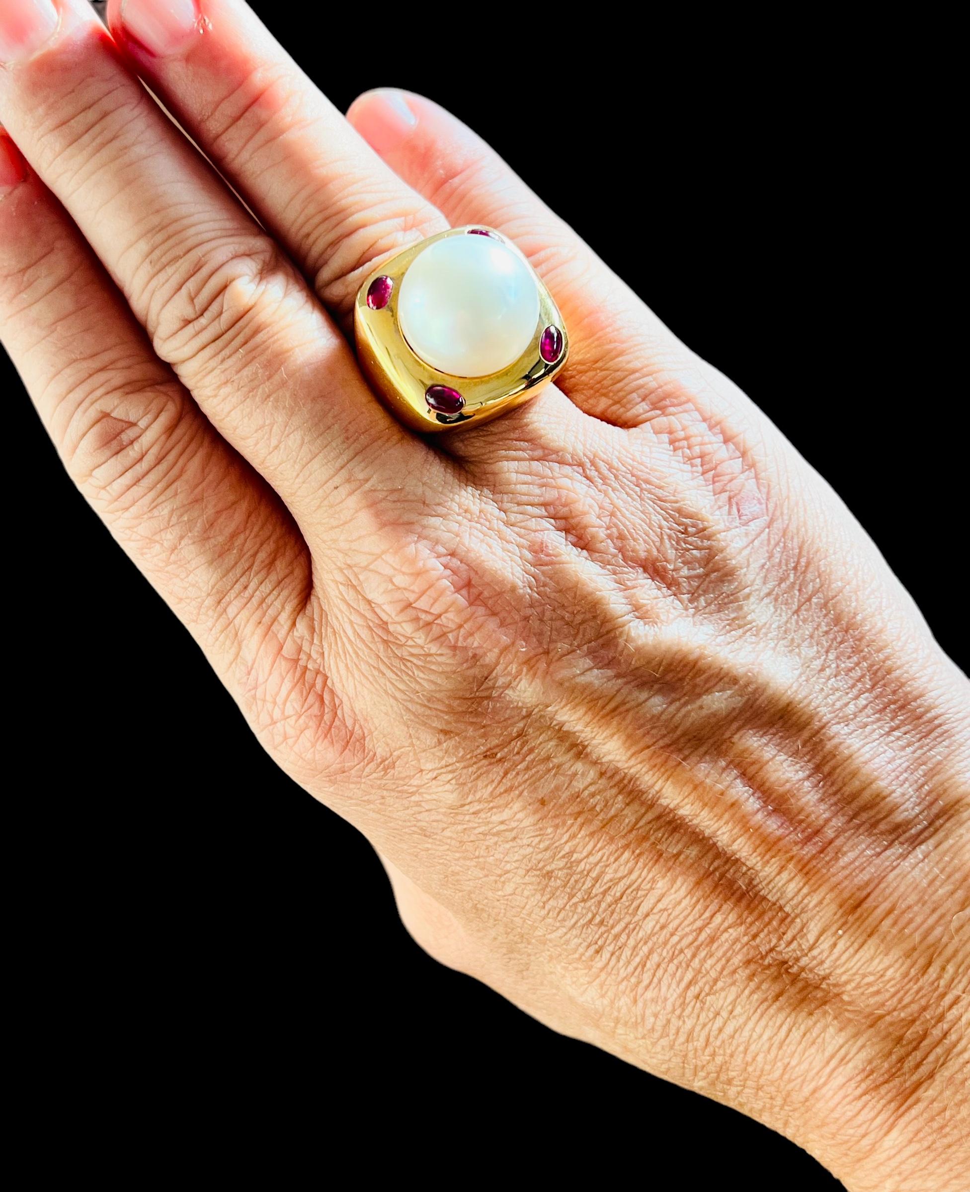 18 Carat Yellow Gold Cocktail Ring Set With A South Sea Pearl Ruby Cabochon 7