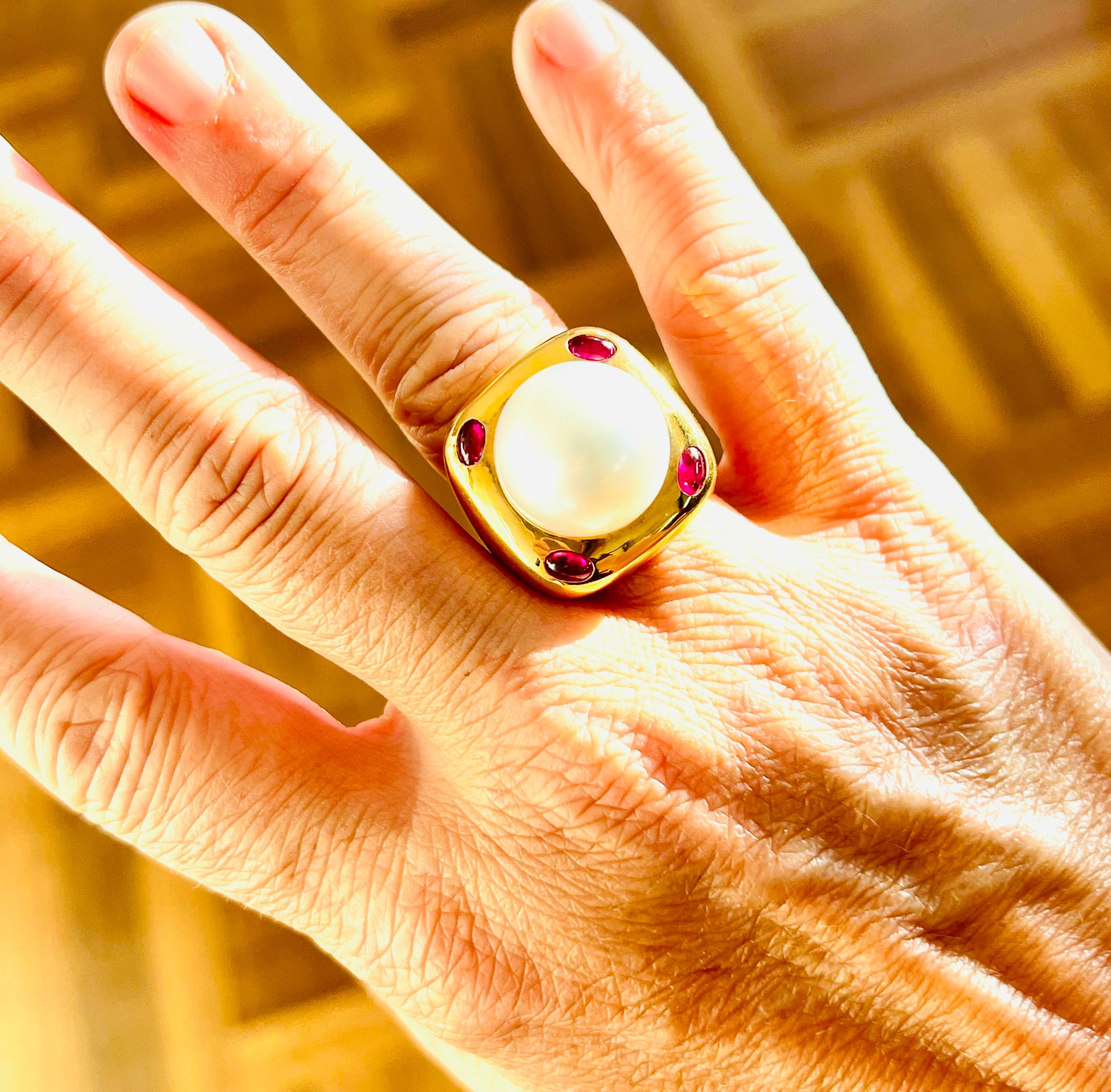 18 Carat Yellow Gold Cocktail Ring Set With A South Sea Pearl Ruby Cabochon 9