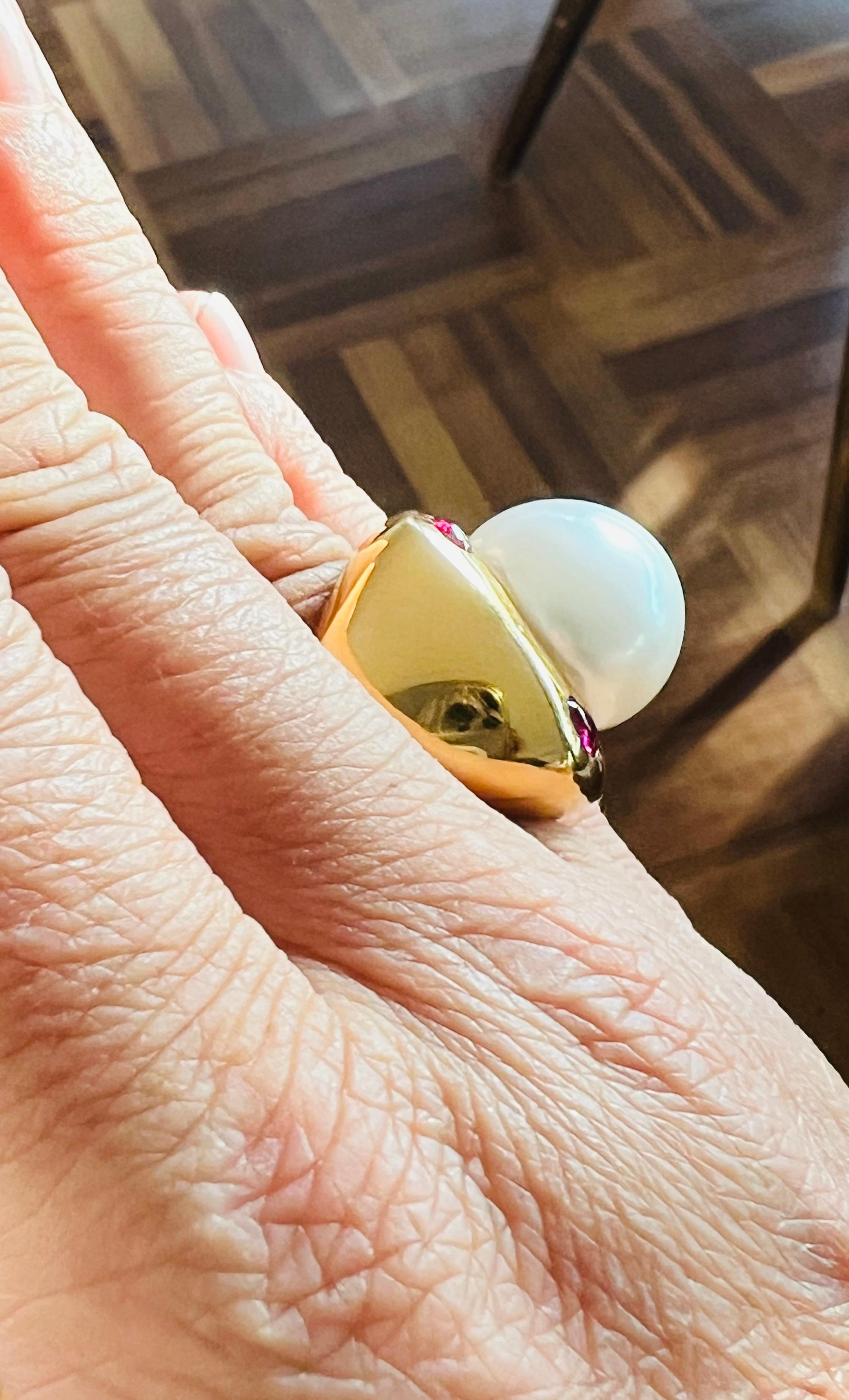 18 Carat Yellow Gold Cocktail Ring Set With A South Sea Pearl Ruby Cabochon 13