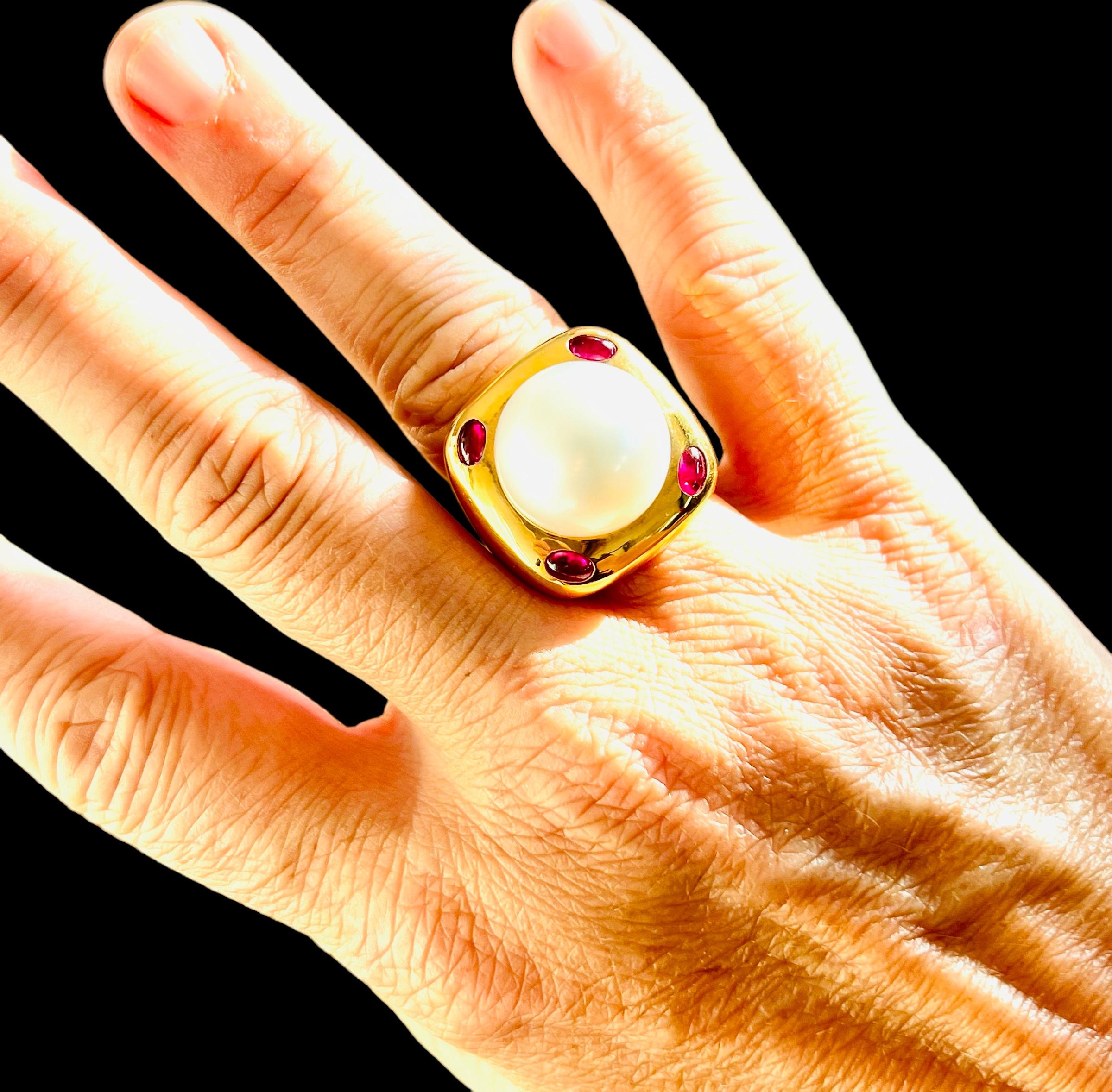 18 Carat Yellow Gold Cocktail Ring Set With A South Sea Pearl Ruby Cabochon 4