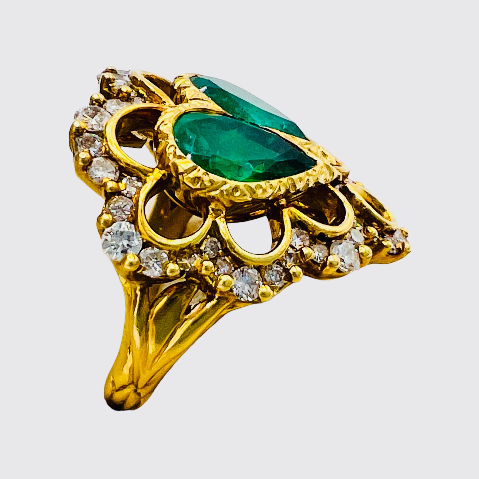 18-Carat Yellow Gold Cocktail Ring Set with Two Emeralds and Diamonds 3