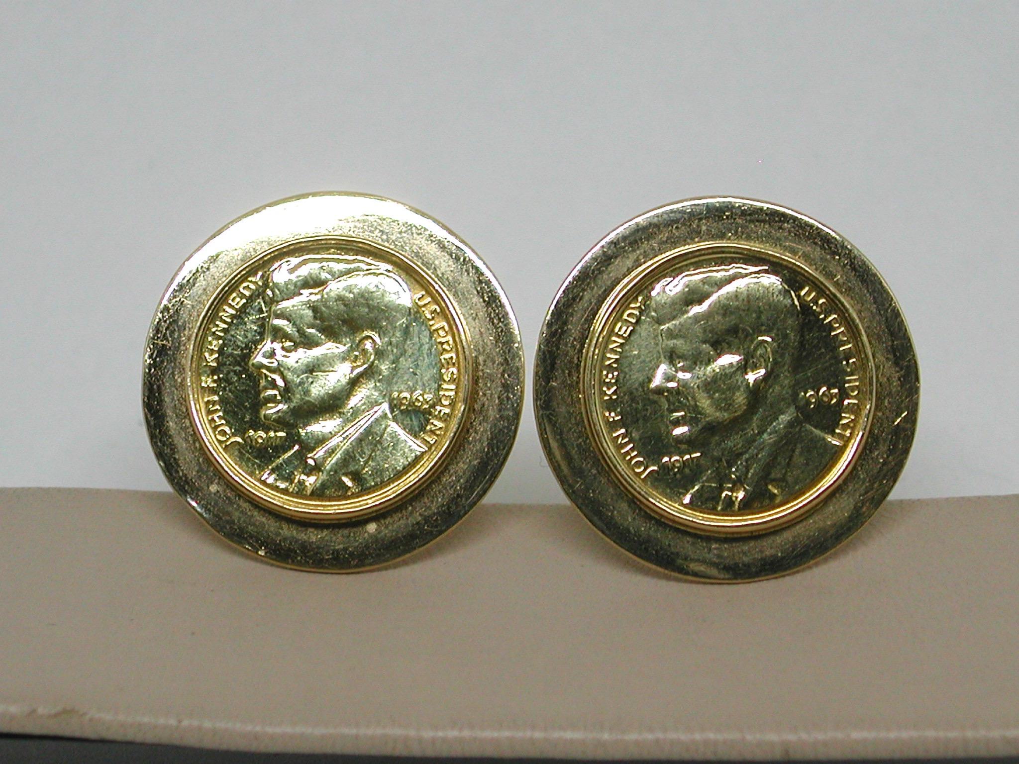JFK 1963 Gold Coins Cufflinks 
Gold: 18 karat yellow gold 
Weight: 19.52 g 
Length: 2.2 cm 
Width: 2.2 cm 
All our jewellery comes with a certificate appraisal and 5 years guarantee  
Please take a look at my other pieces of jewellery and watches on