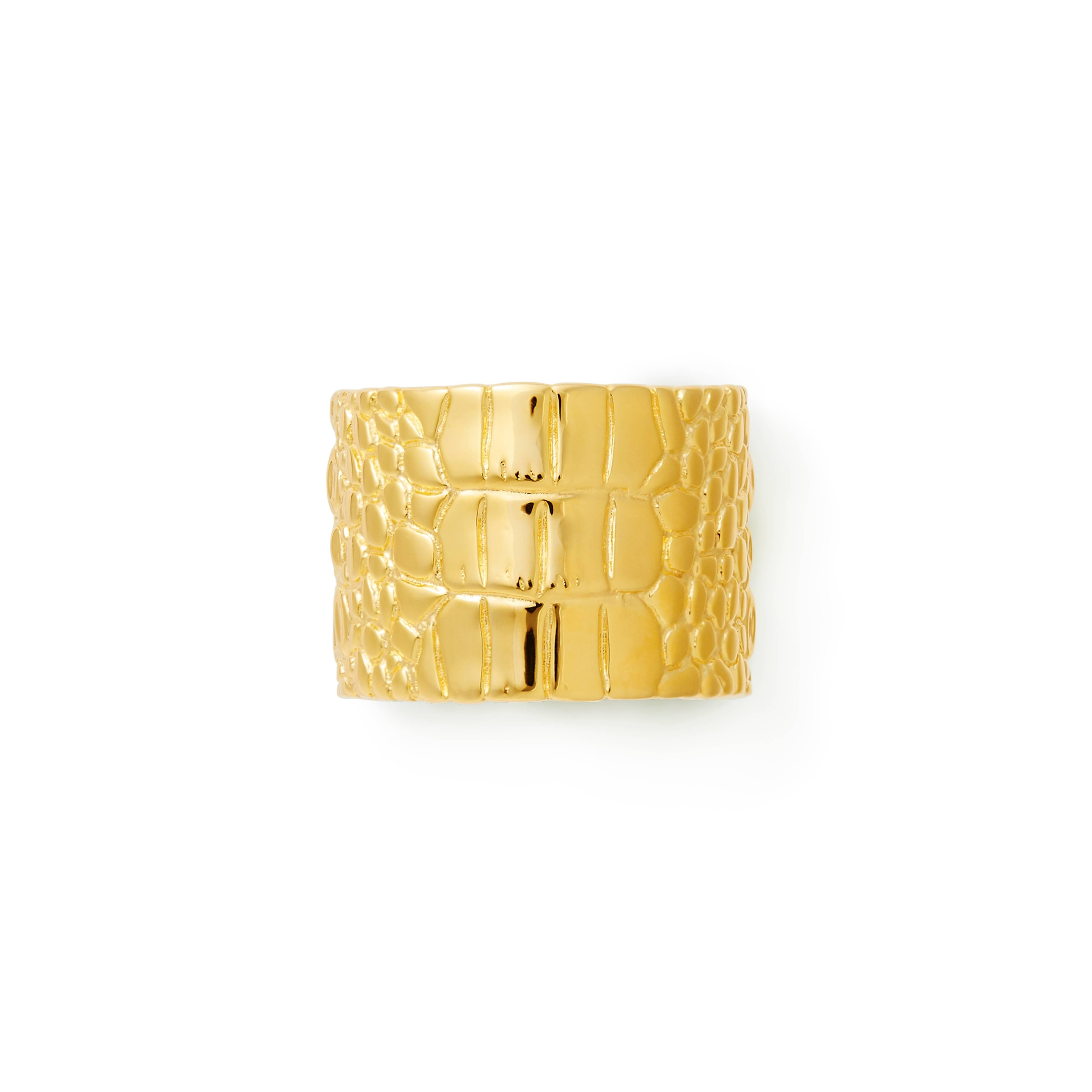The 18k Gold Croco ring, by Mistova is made from the finest gold with a beautiful croco texture. This piece is from the NOVA 02 collection, which took inspiration from the characteristics of the crocodile, an animal with one of the most complex