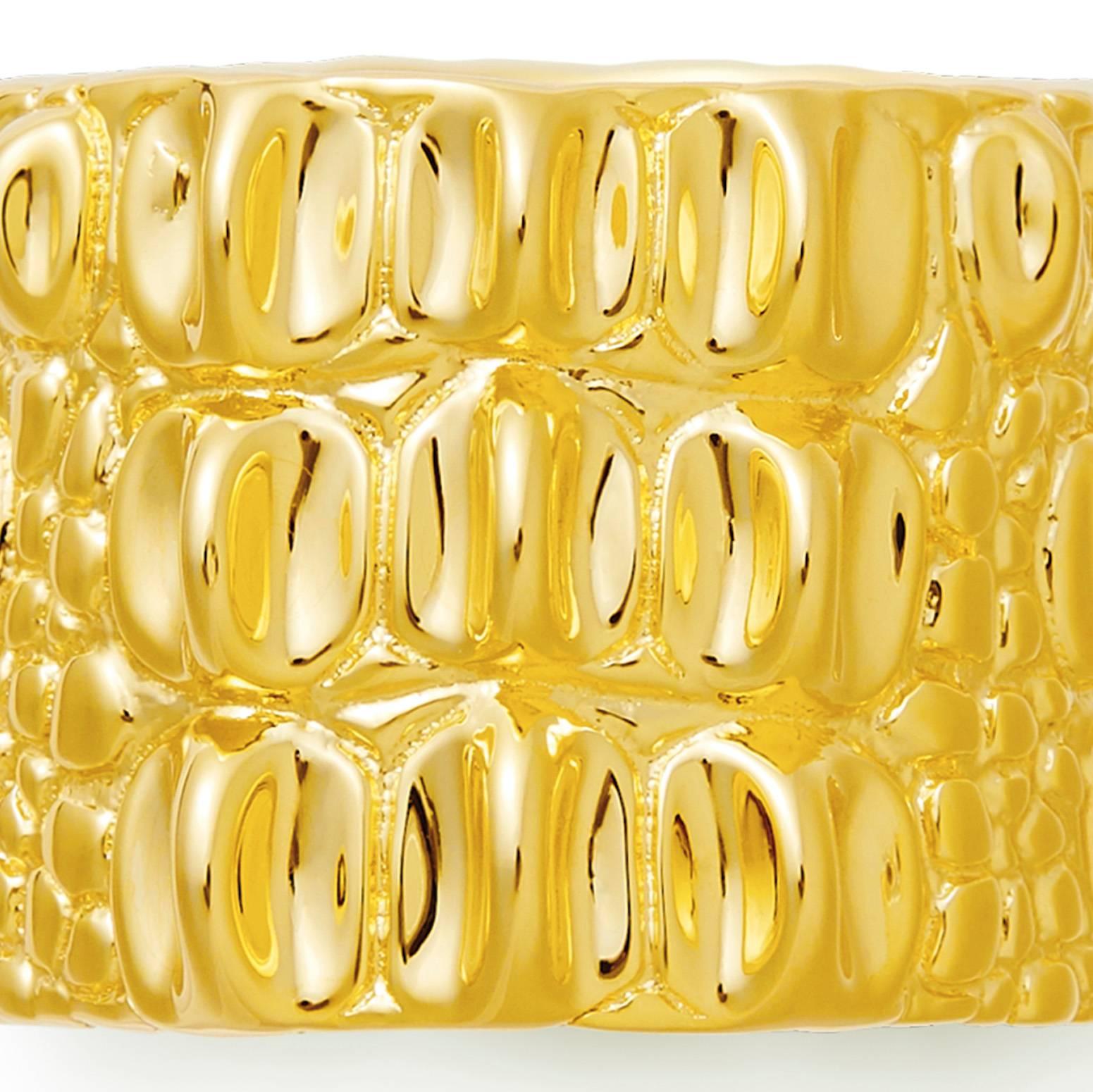 Modern 18 Carat yellow Gold Croco Ring For Sale