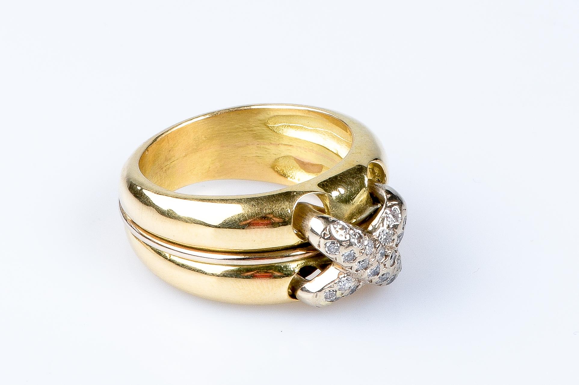 18 Karat Gelbgold Kreuz-Diamantenring im Zustand „Hervorragend“ im Angebot in Monte-Carlo, MC