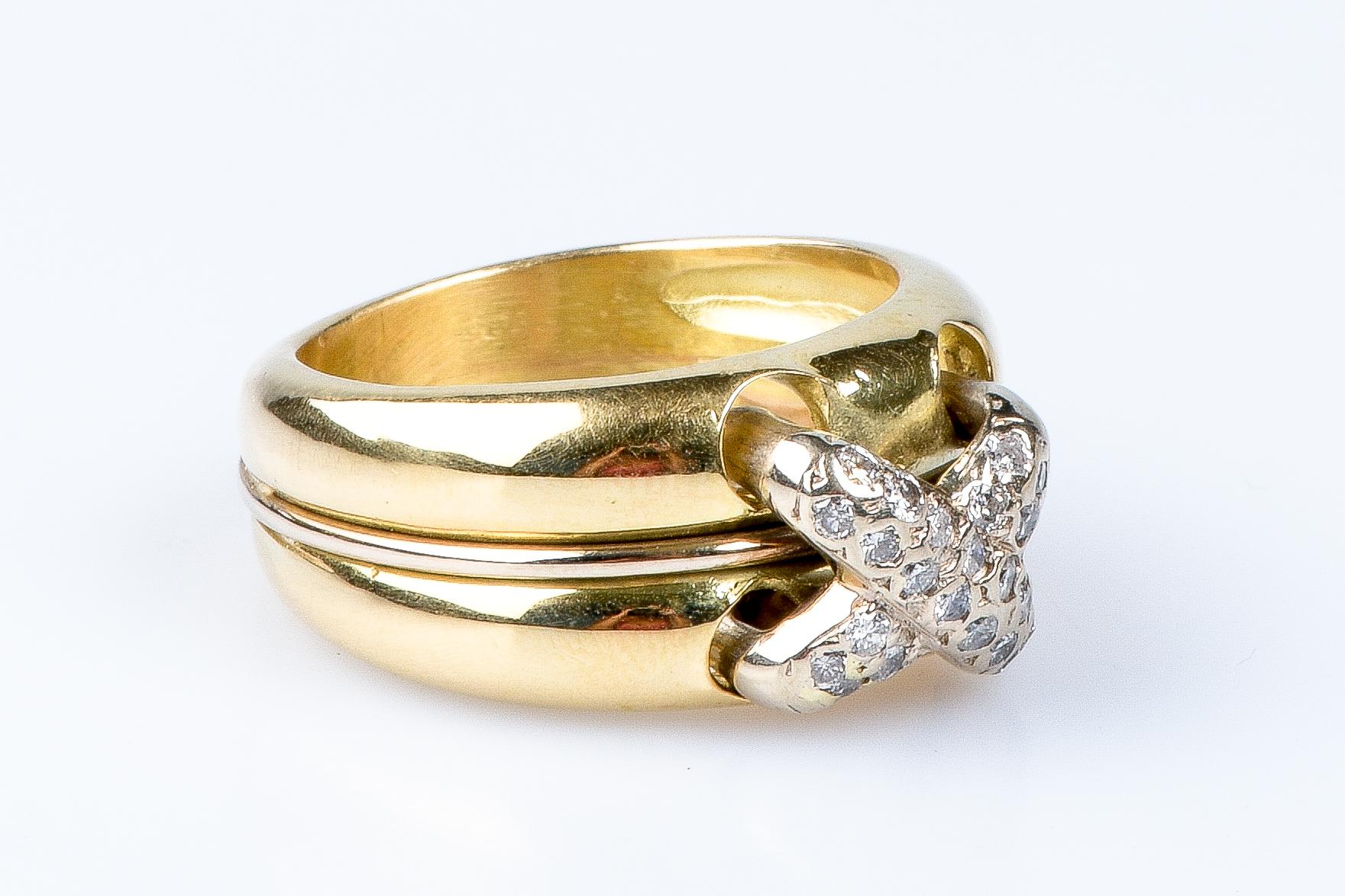 Women's 18 carat yellow gold cross diamonds ring For Sale