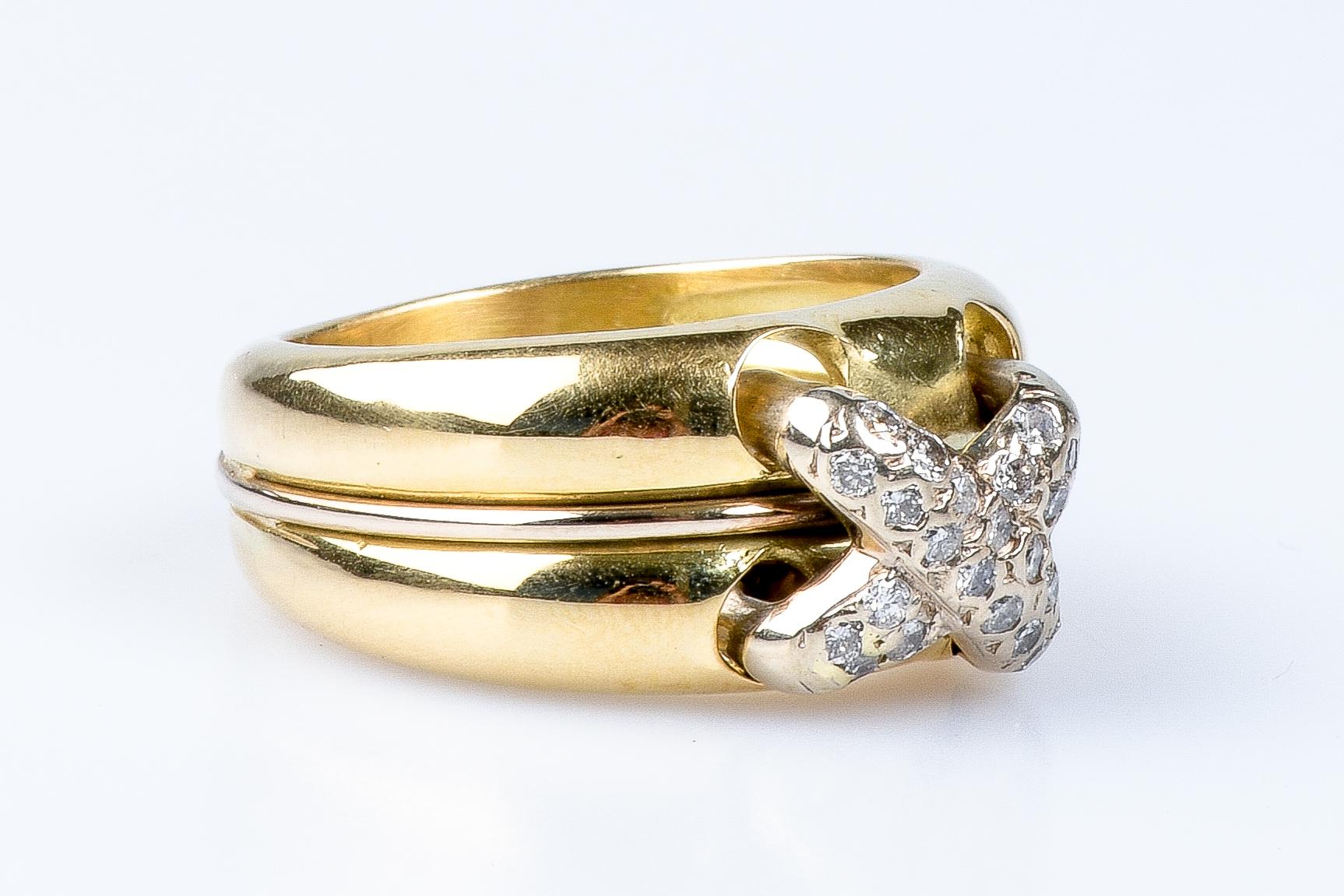 18 carat yellow gold cross diamonds ring For Sale 1