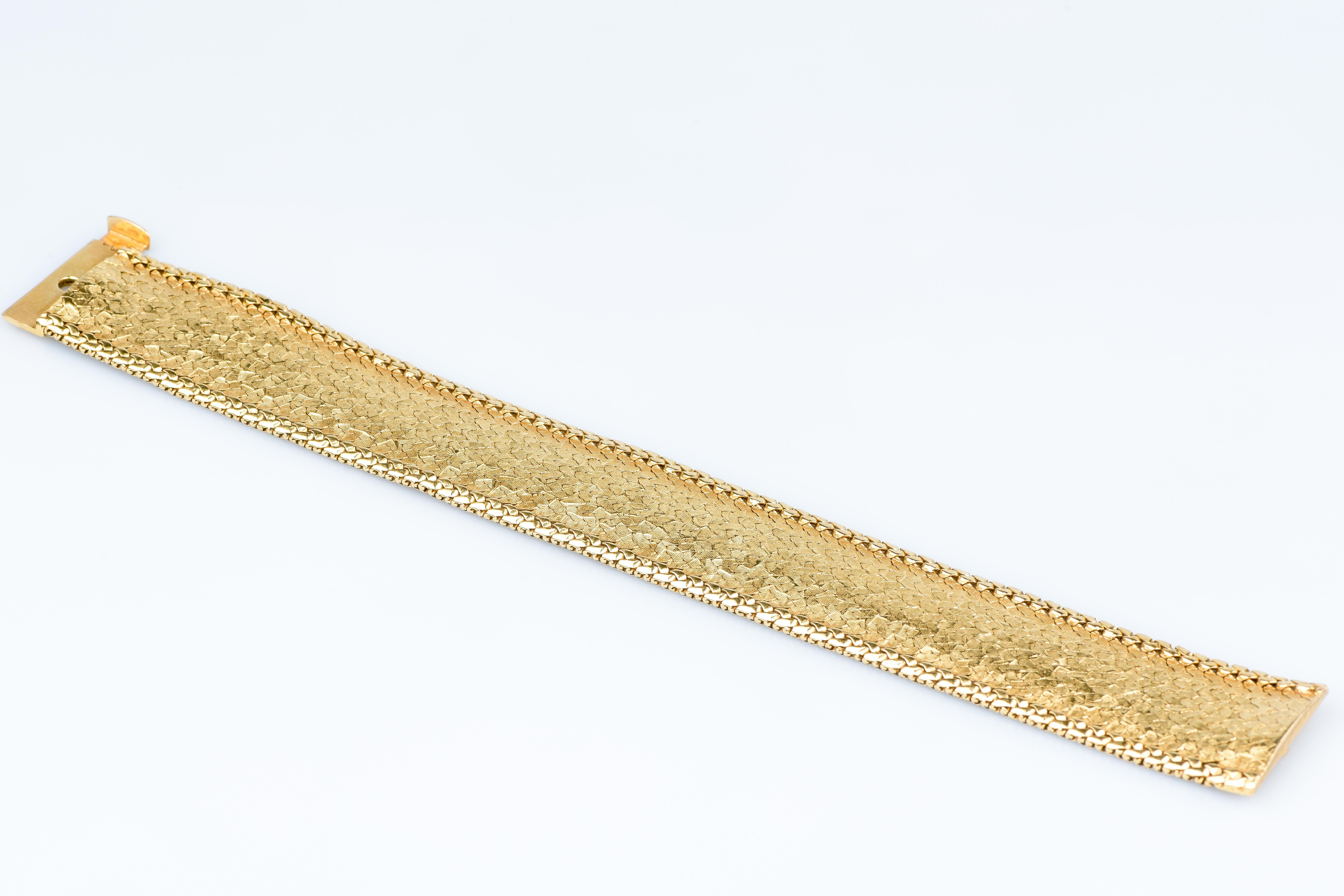 18 carat yellow gold cuff bracelet  5