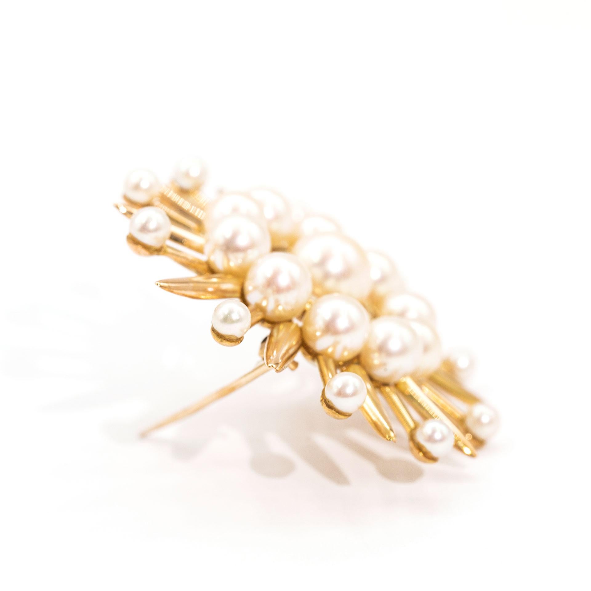 Modern 18 Carat Yellow Gold Cultured Pearl Vintage Brooch, circa 1900s