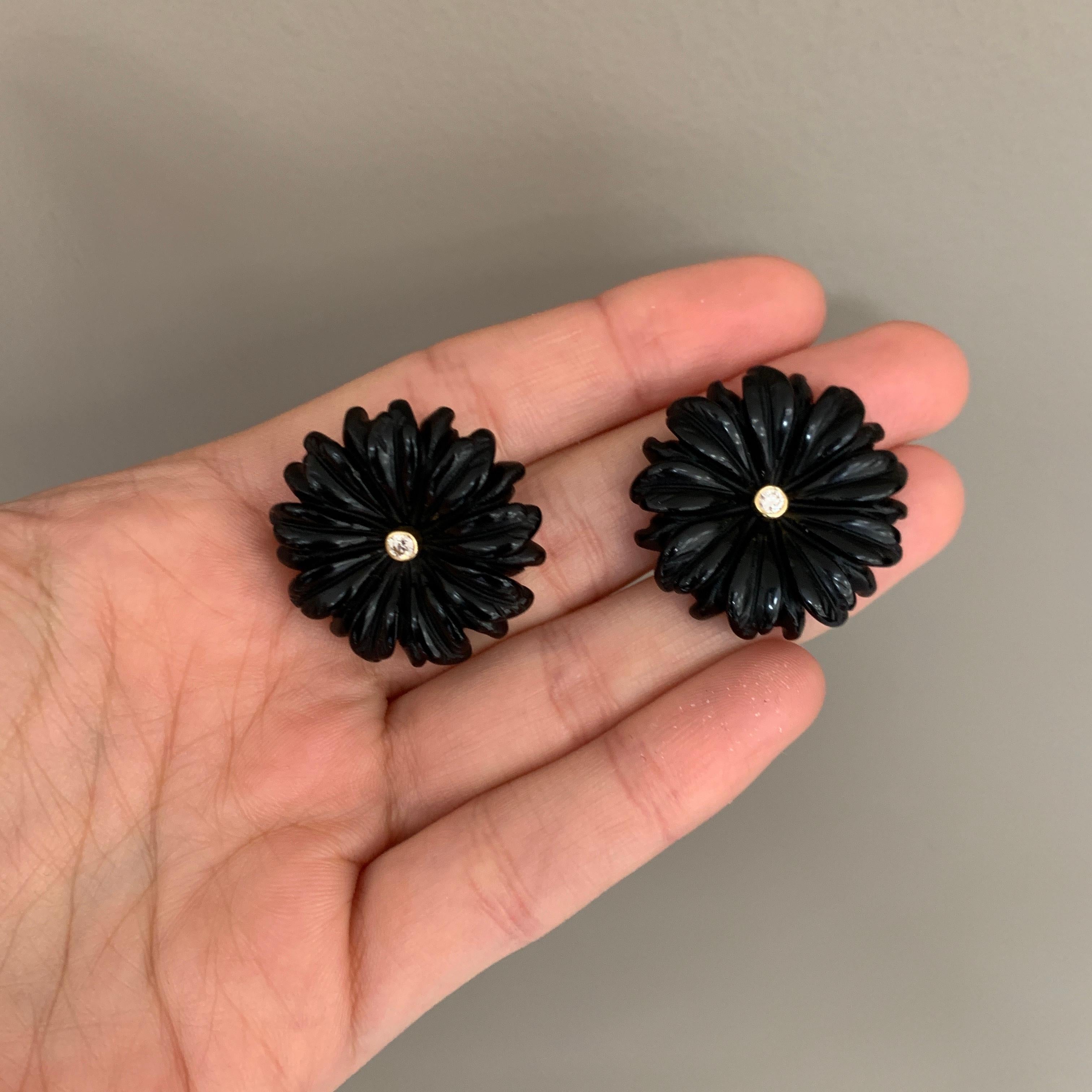 18 Carat Yellow Gold, Diamond and Hand Carved Onyx Daisy Flower Earrings For Sale 2
