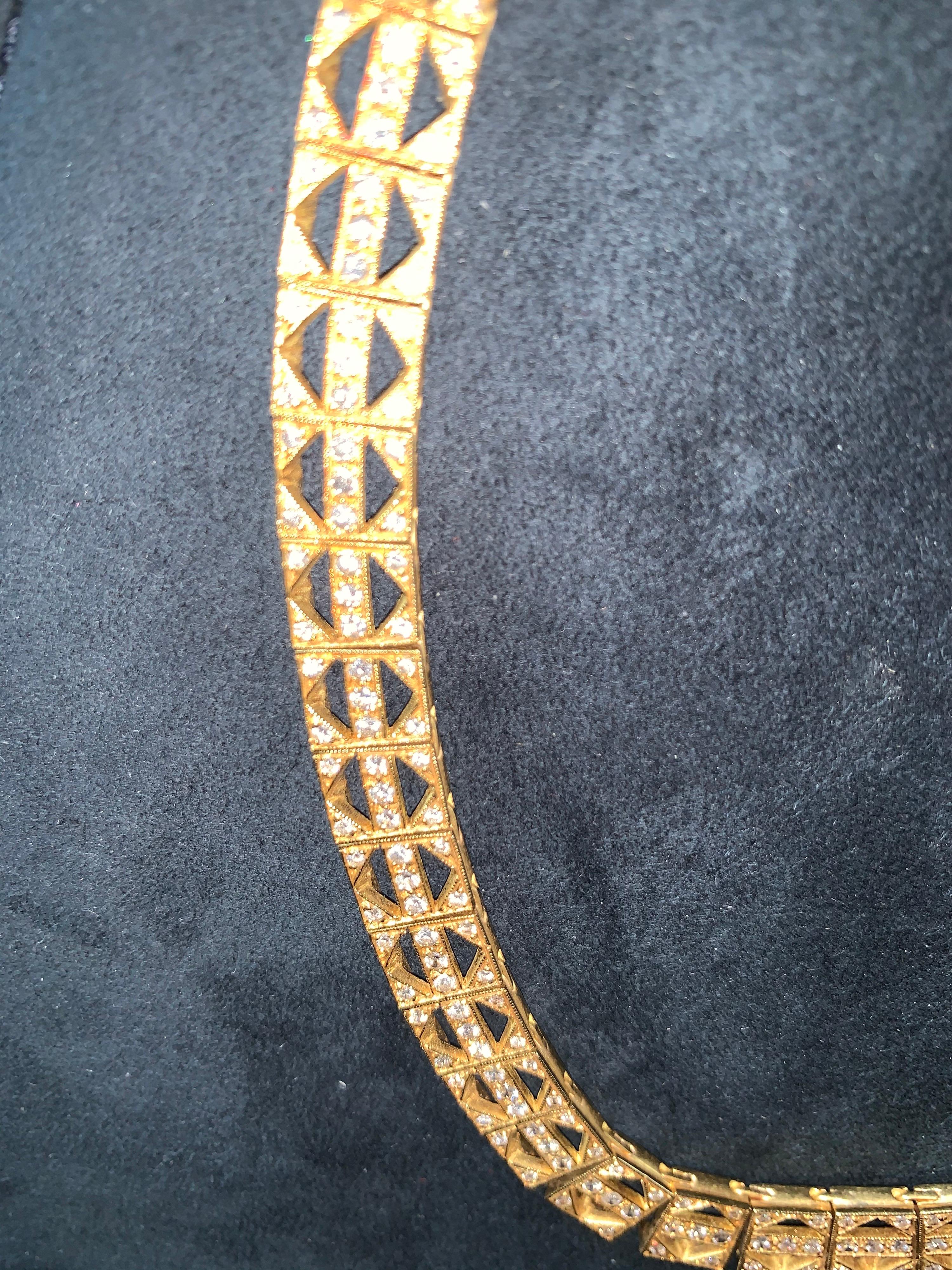 18 Carat Yellow Gold and Diamond Necklace For Sale 6