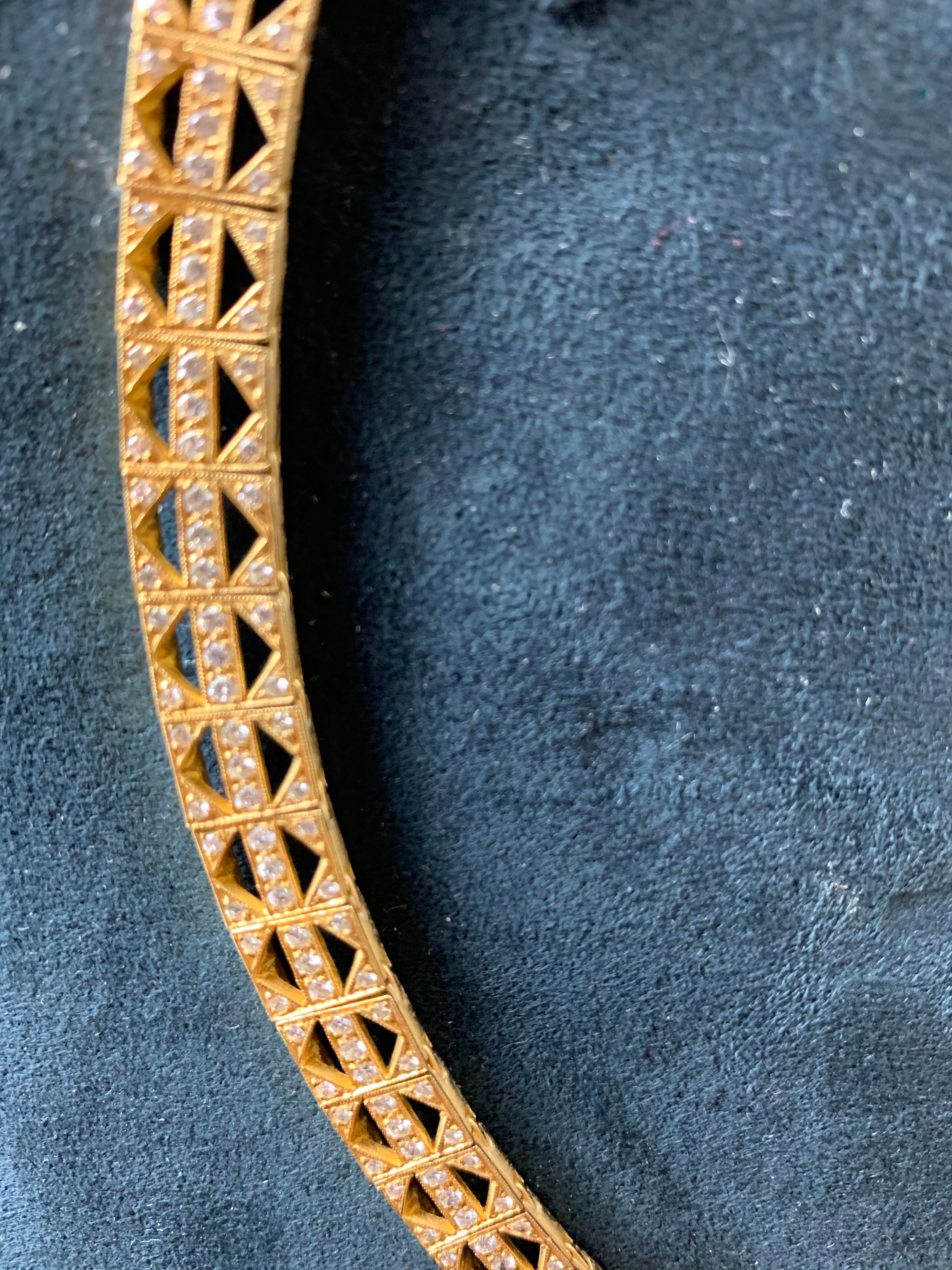 18 Carat Yellow Gold and Diamond Necklace For Sale 1