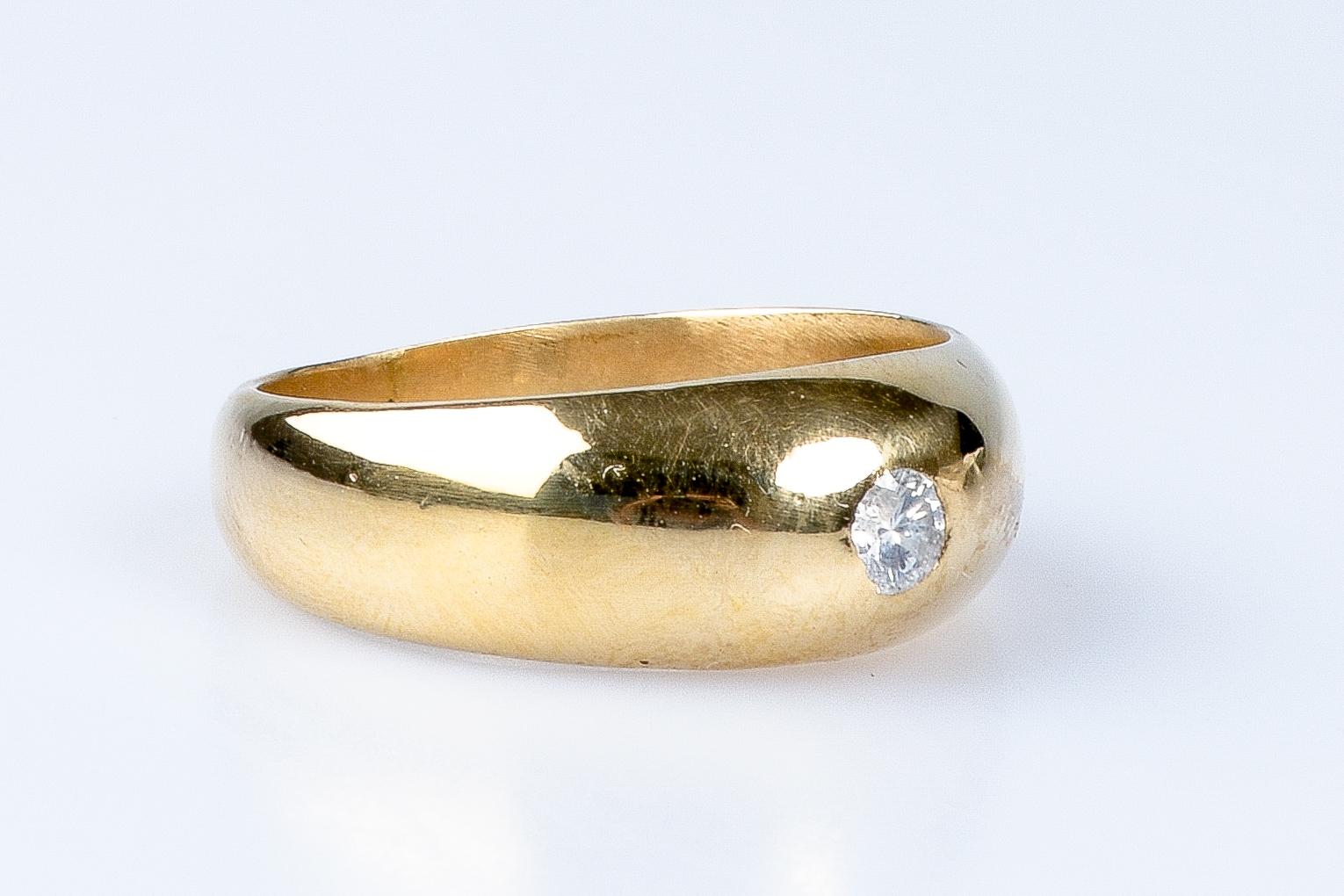 For Sale:  18 carat yellow gold diamond ring 5