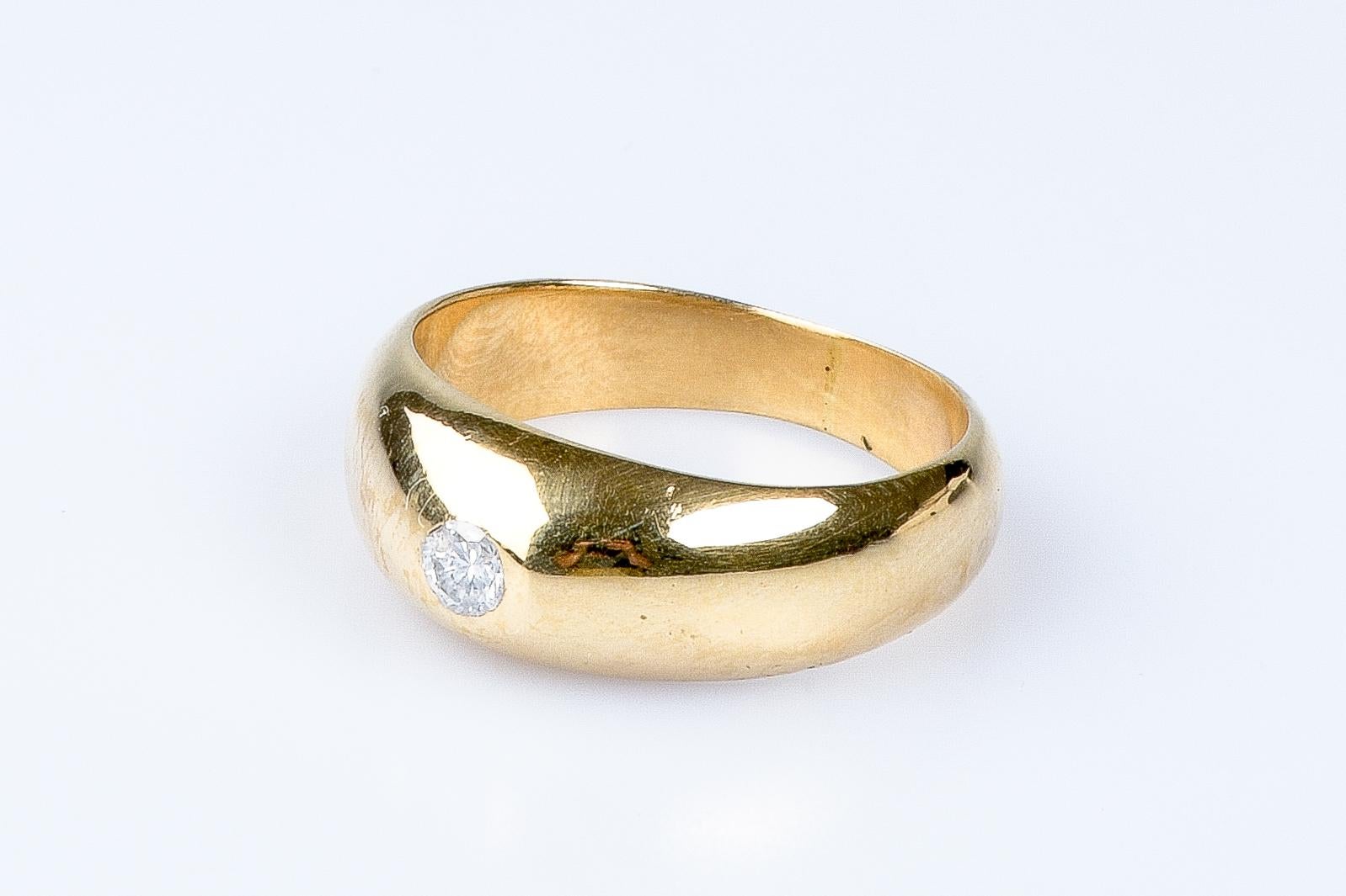 For Sale:  18 carat yellow gold diamond ring 9