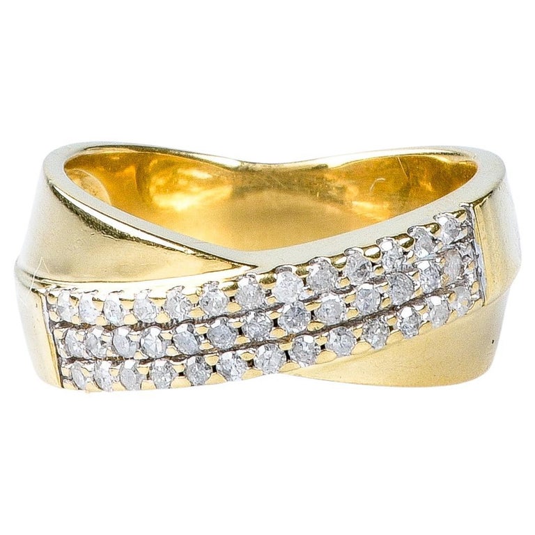 Customizable 18 carat yellow gold diamond ring For Sale at 1stDibs