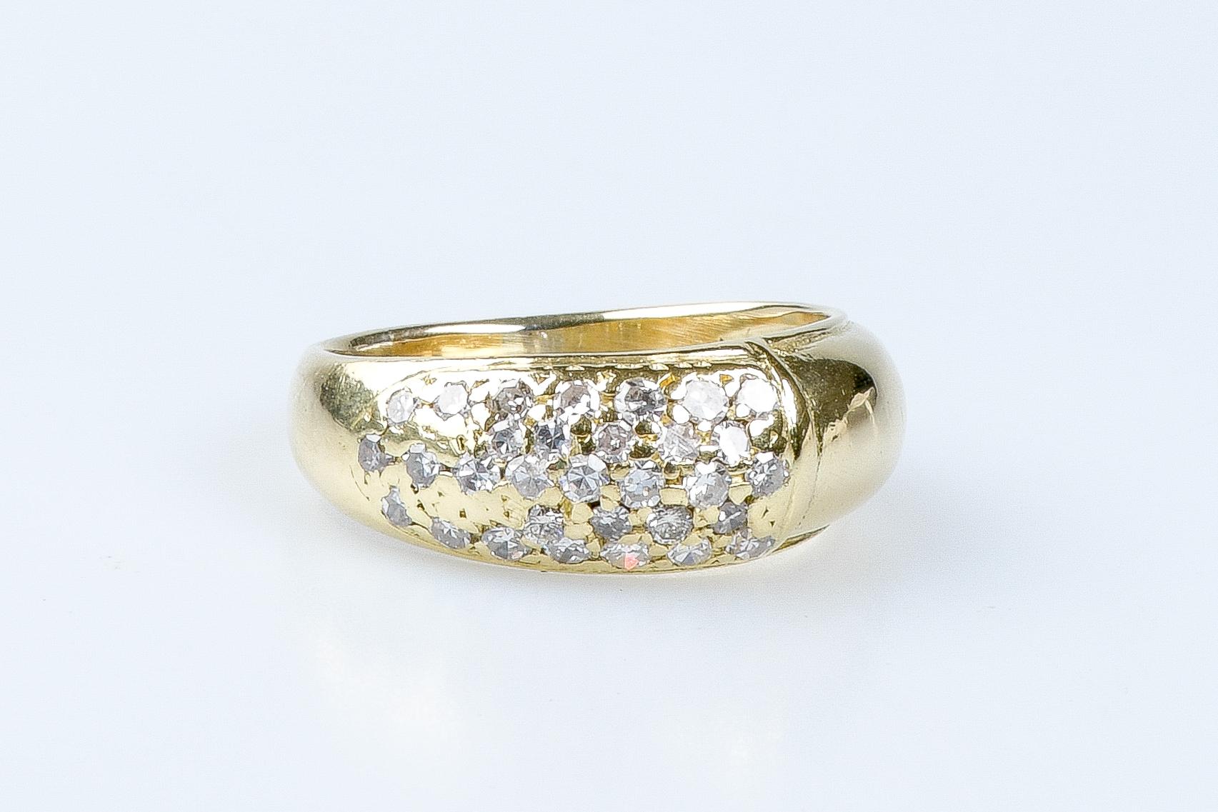 18 Karat Gelbgold Diamantring mit Diamanten Damen im Angebot