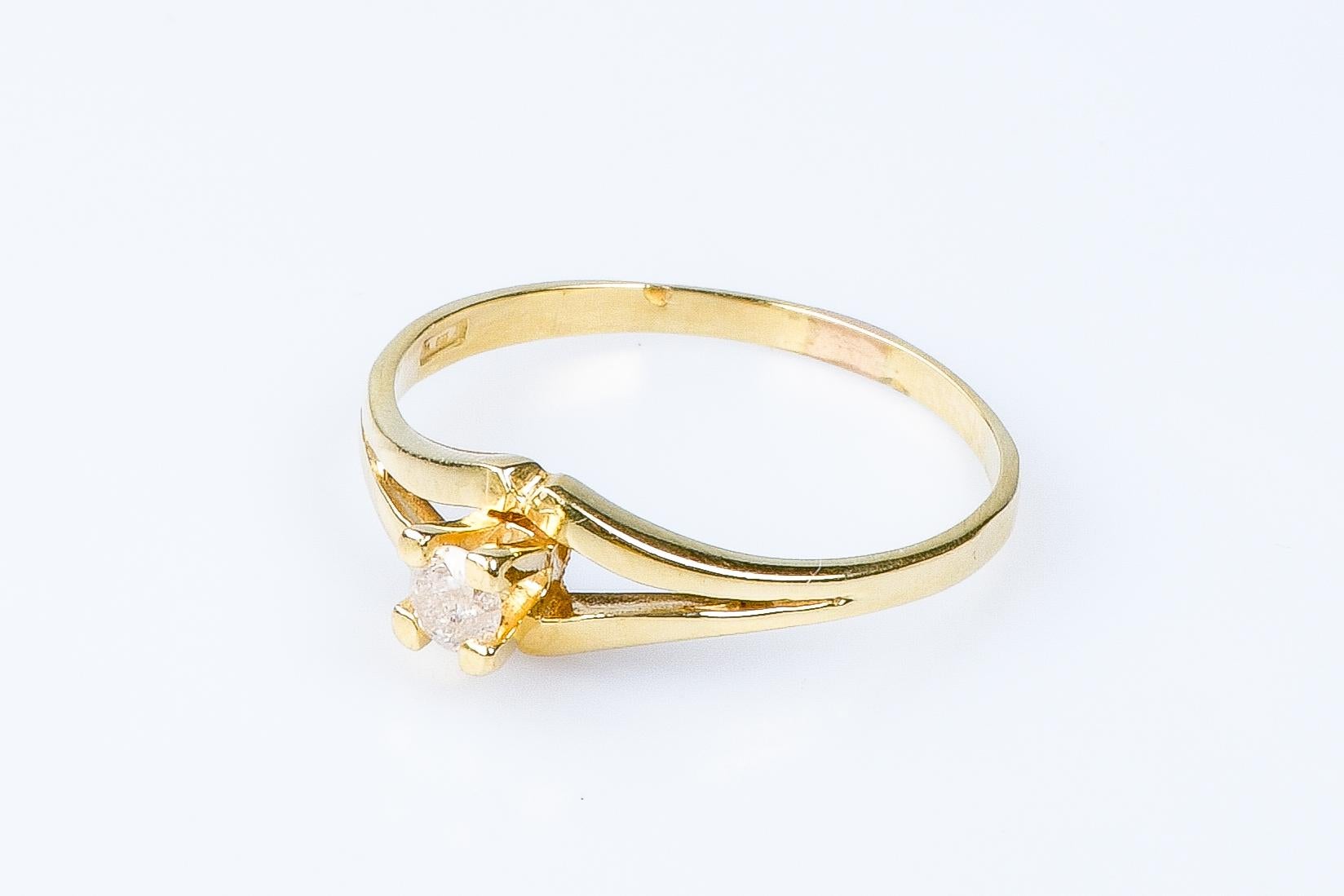 18 carat yellow gold diamonds ring For Sale 4