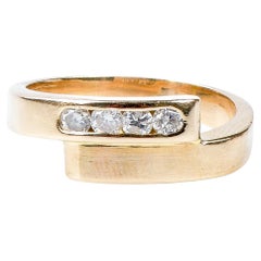 18 carat yellow gold diamonds ring 