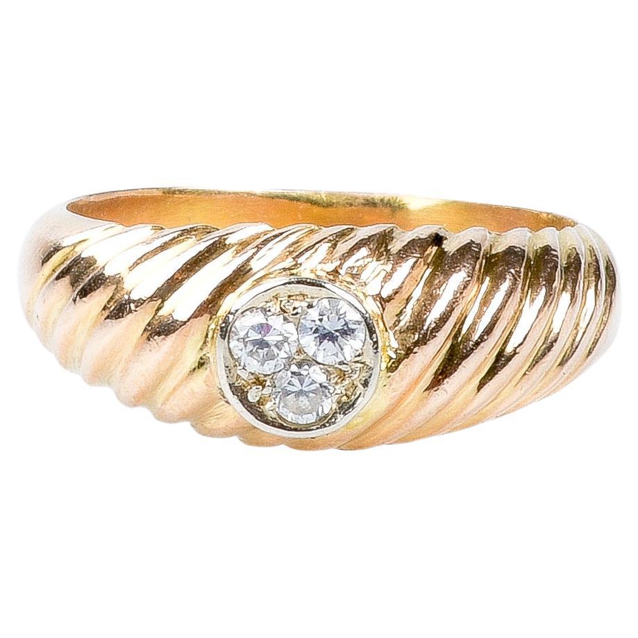 18 Karat Gelbgold Diamantring mit Diamanten im Angebot