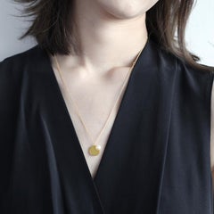 18 Carat yellow Gold Dissociate Pendant Necklace