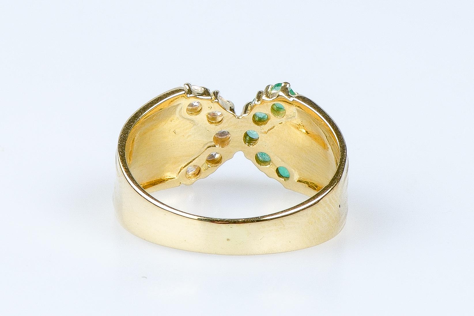 18 carat yellow gold emeralds and zirconium oxides ring For Sale 2