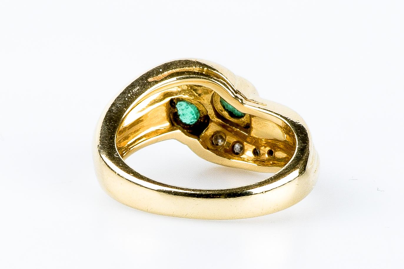 18 carat yellow gold emeralds diamonds ring For Sale 1