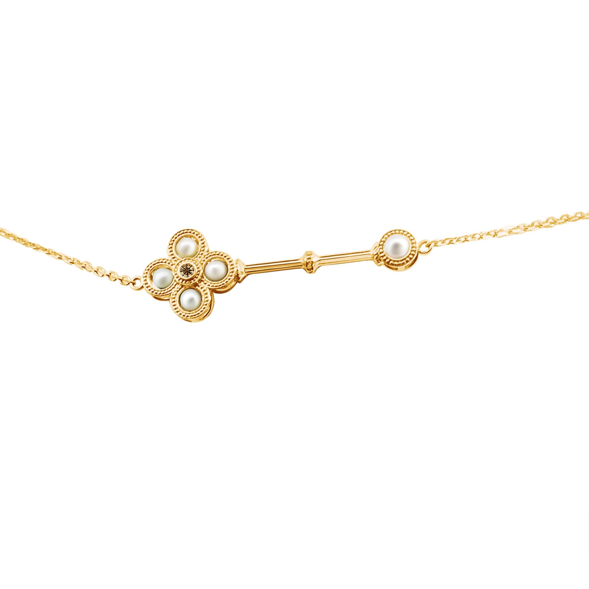 18 Carat Yellow Gold Key Bracelet with Pearl Detail In New Condition For Sale In COTTESLOE, AU