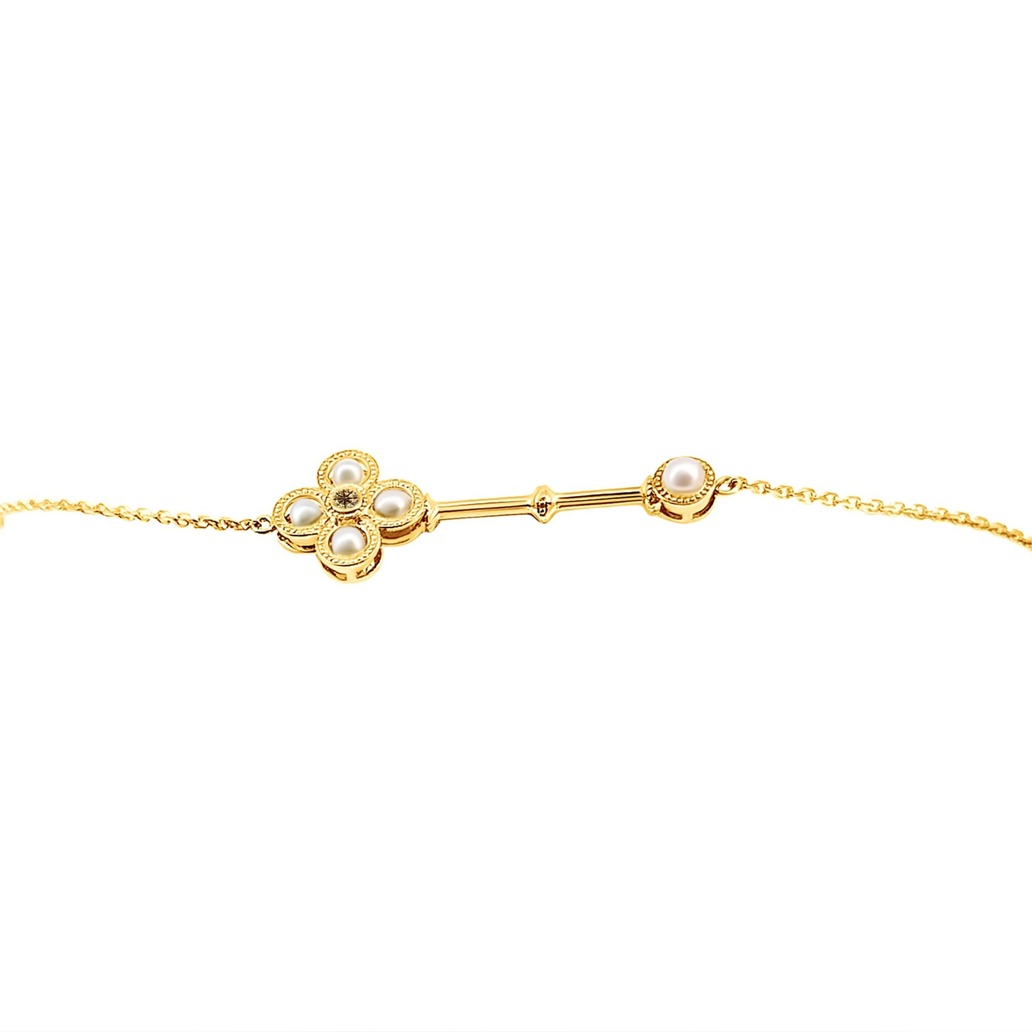 Women's or Men's 18 Carat Yellow Gold Key Bracelet with Pearl Detail For Sale