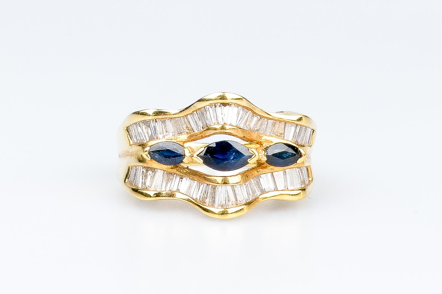 18 carat yellow gold ring - 0.50 carats sapphires and 1.44 carats diamonds In Excellent Condition In Monte-Carlo, MC
