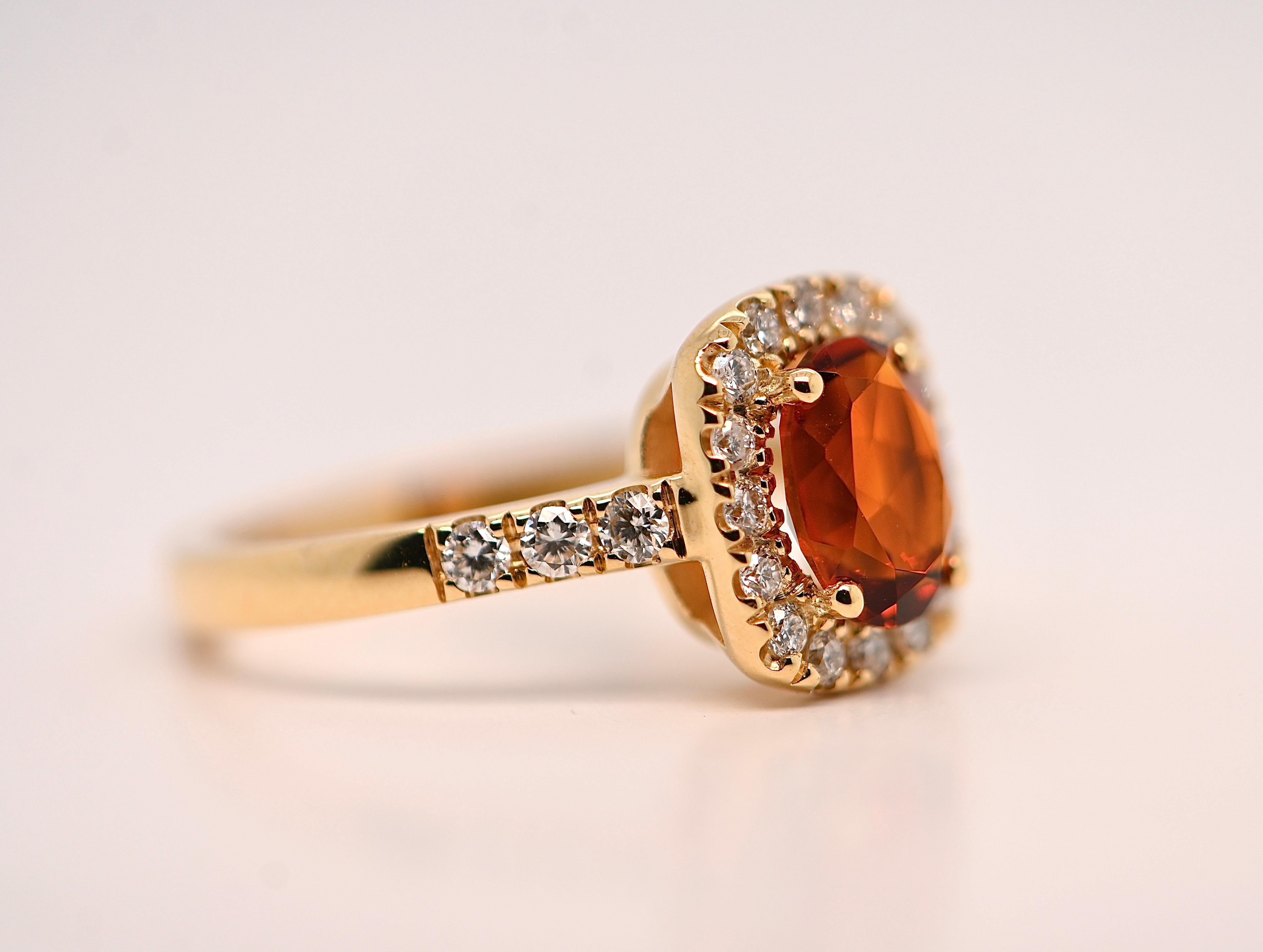 18-Carat Yellow Gold Ring with 1.130 Carat Citrine and 0.470 Carat Diamonds For Sale 2