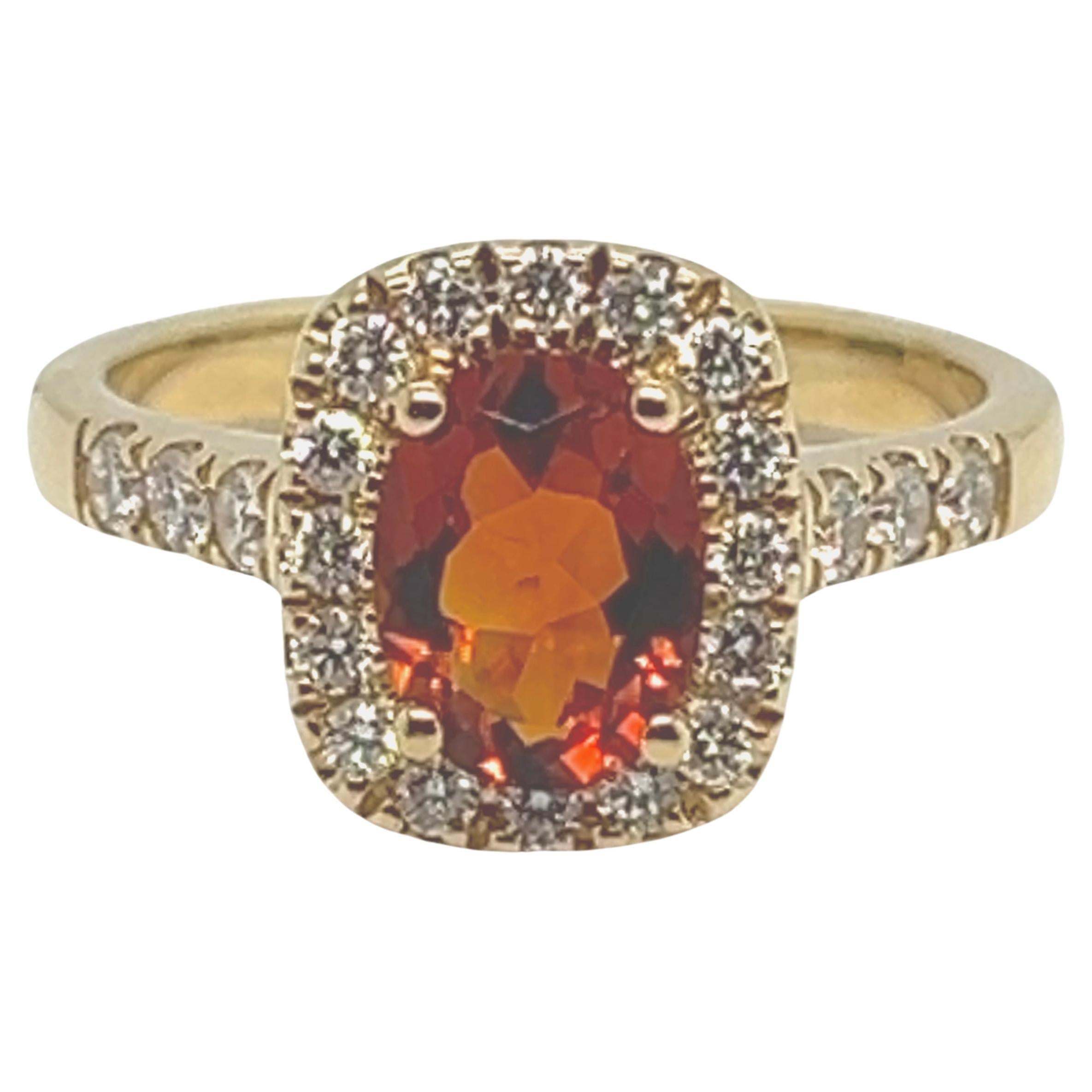 18-Carat Yellow Gold Ring with 1.130 Carat Citrine and 0.470 Carat Diamonds For Sale