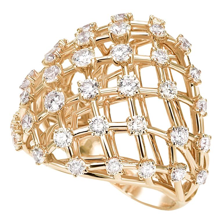 18 Carat Yellow Gold Round Cut Diamonds Ring For Sale