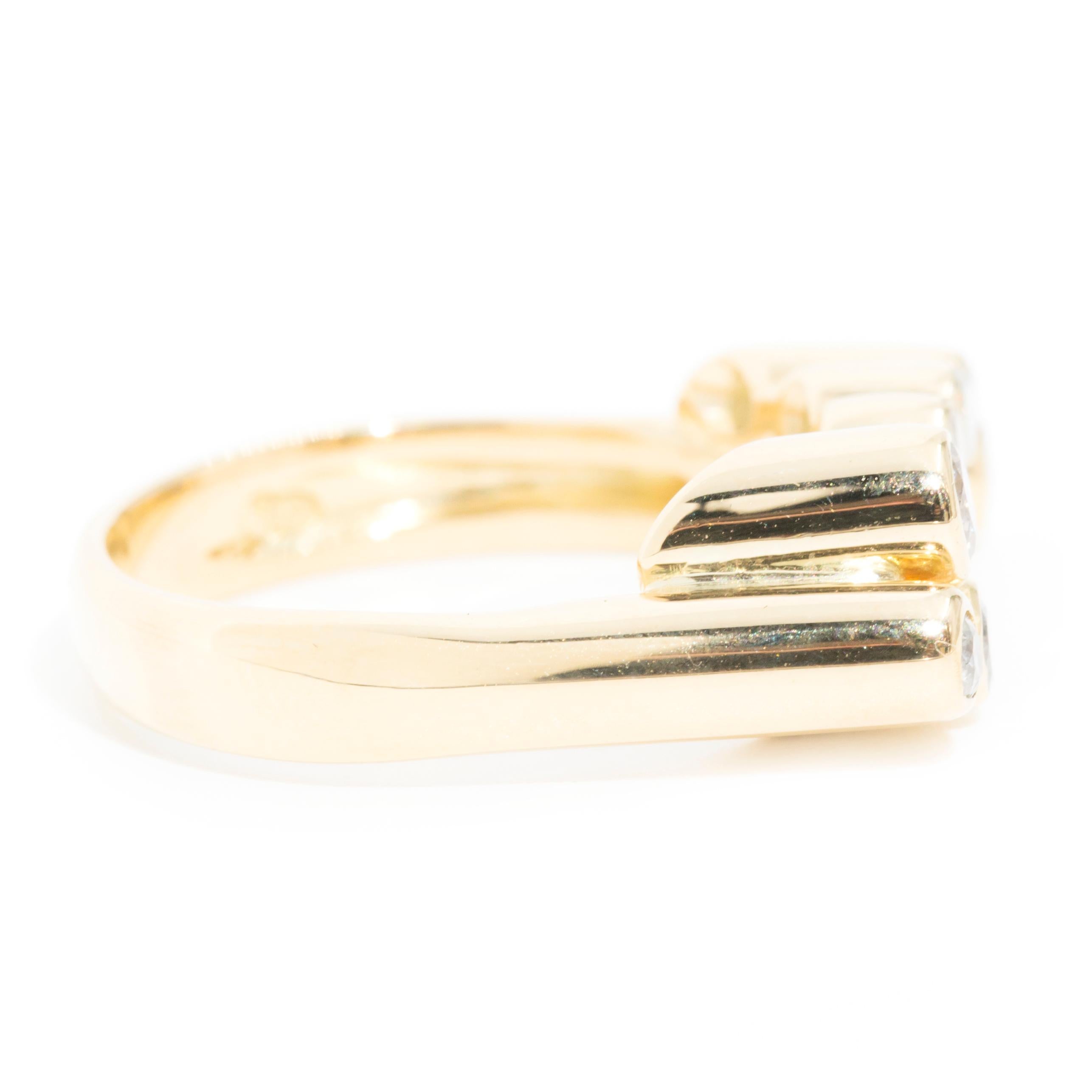 18 Carat Yellow Gold Rub over Brilliant Diamond Vintage Harmonium Cluster Ring In Good Condition In Hamilton, AU
