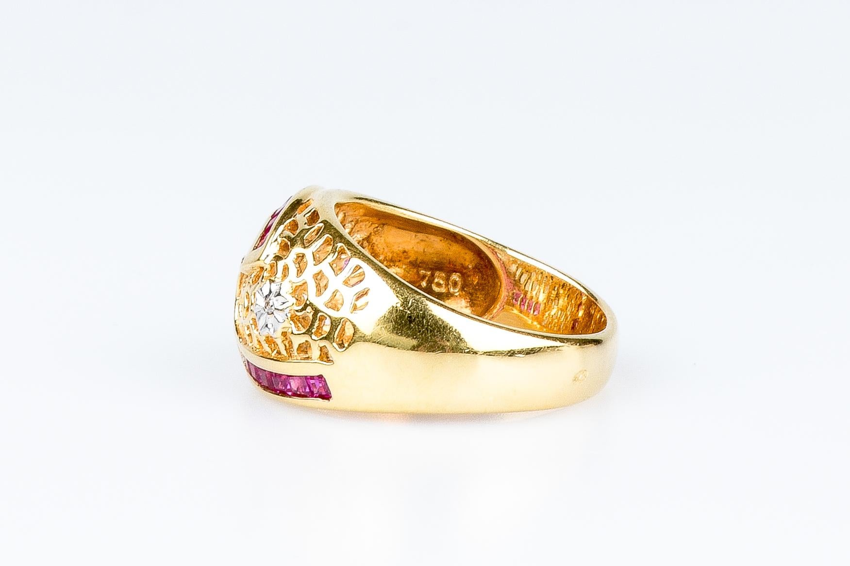 18 carat yellow gold rubies and diamonds ring For Sale 5