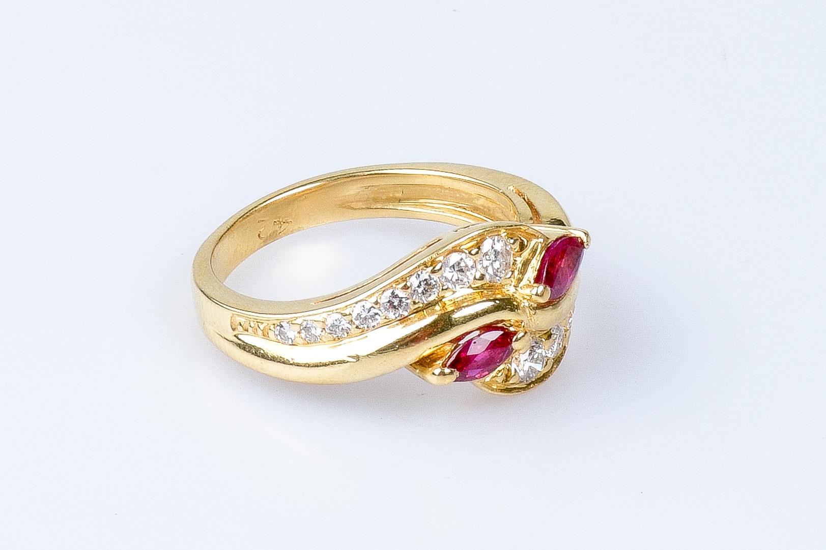 18 carat yellow gold rubies and diamonds ring In Excellent Condition For Sale In Monte-Carlo, MC