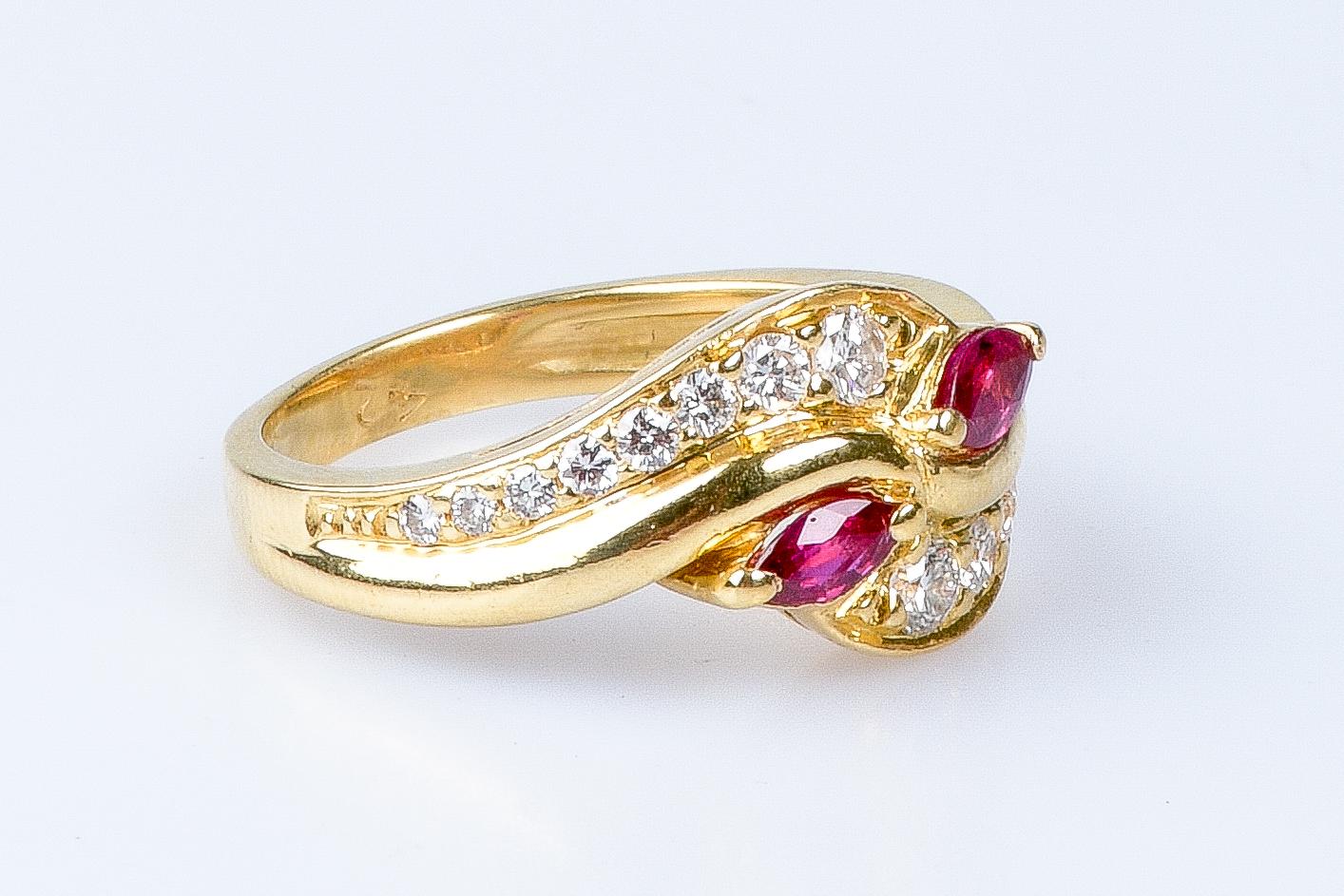 Women's 18 carat yellow gold rubies and diamonds ring For Sale
