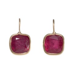 Boucles d'oreilles en or jaune 18 carats et rubis