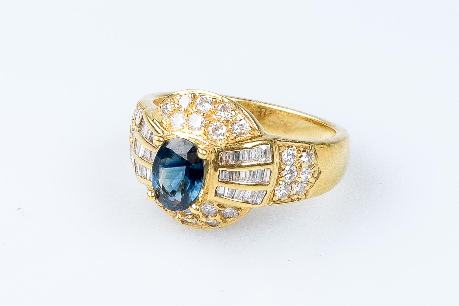 18 carat yellow gold sapphire and diamonds ring For Sale 6