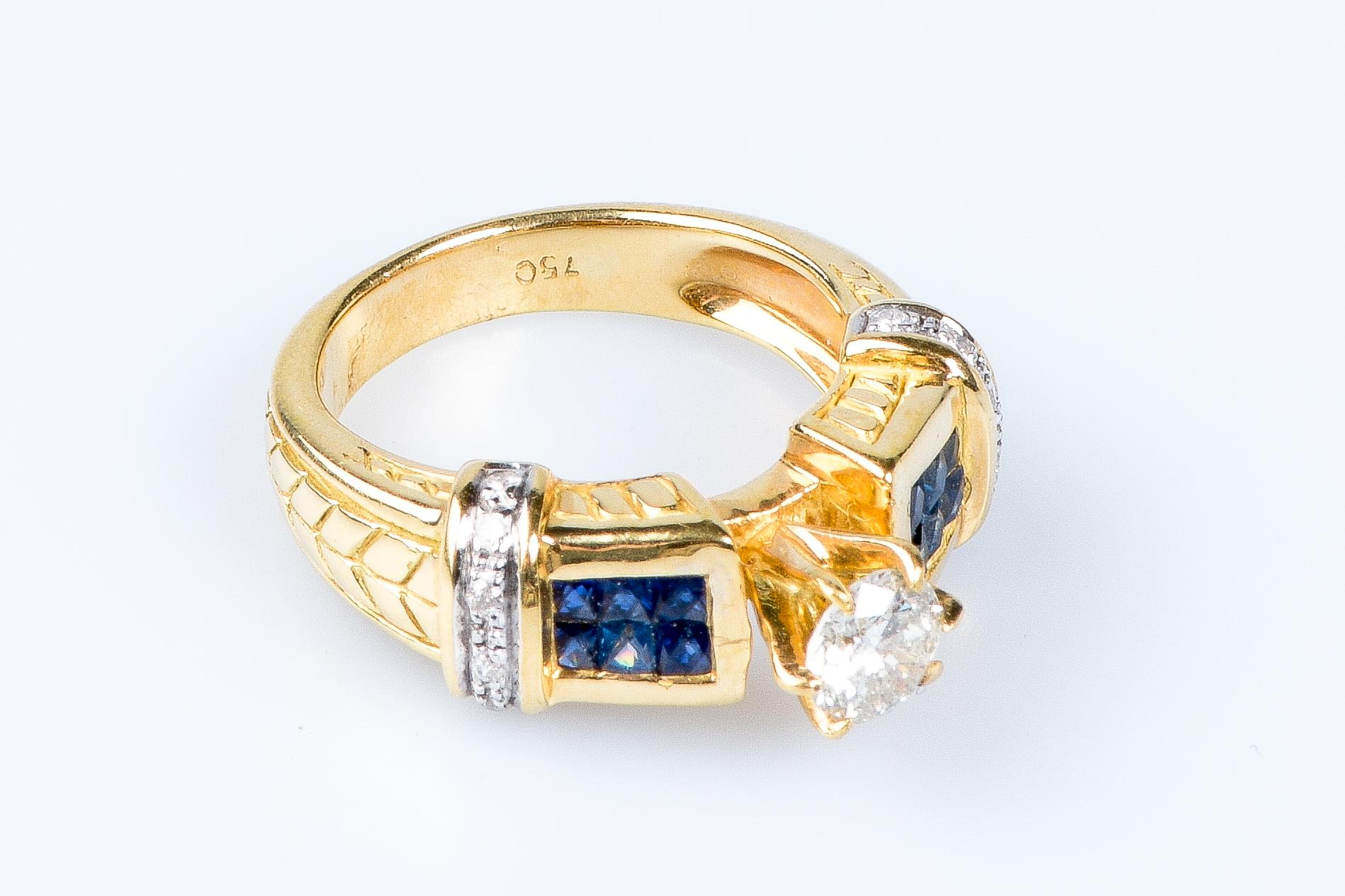 18 carat yellow gold sapphires and diamonds ring  In Excellent Condition For Sale In Monte-Carlo, MC