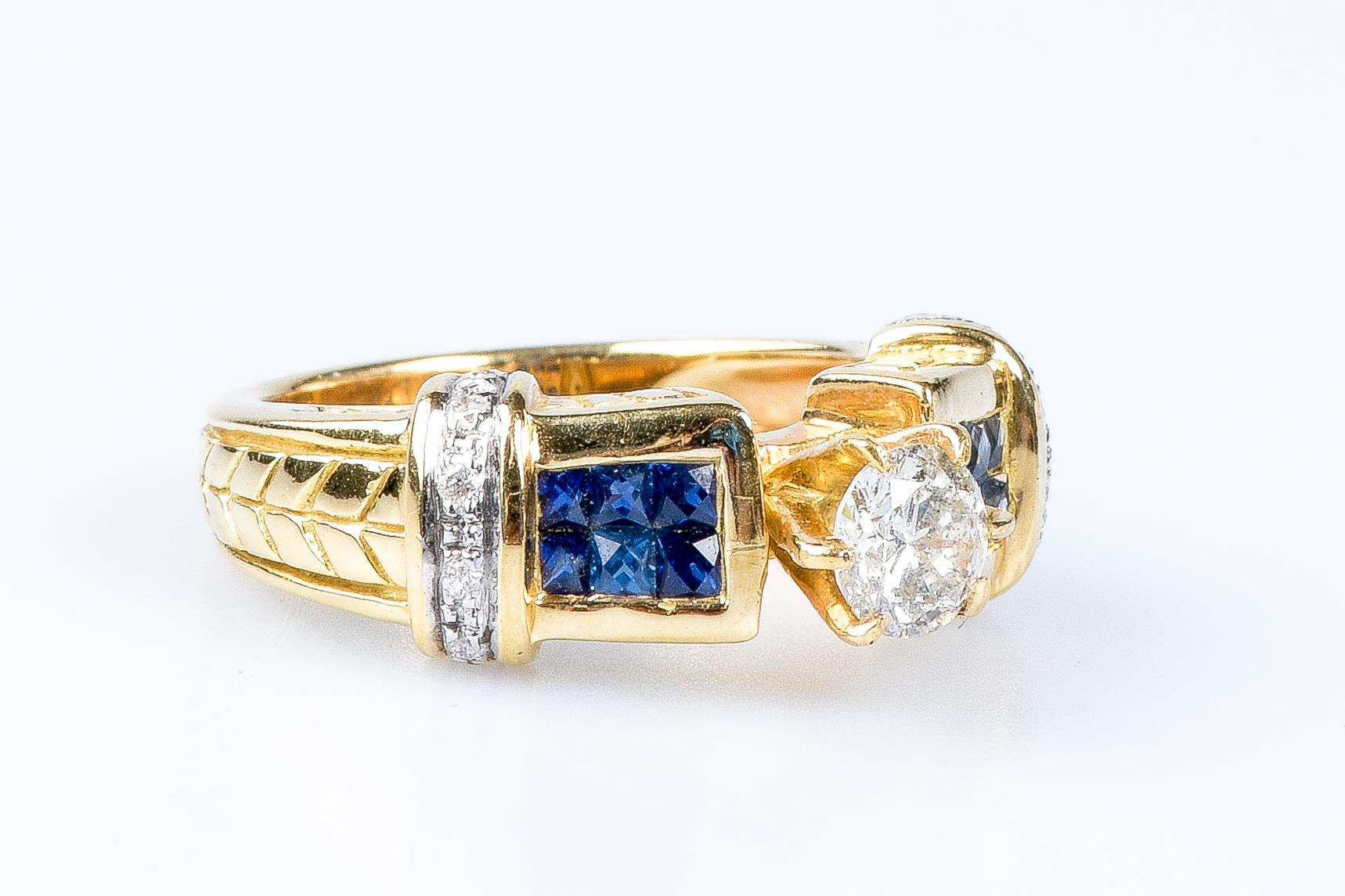 Women's 18 carat yellow gold sapphires and diamonds ring  For Sale