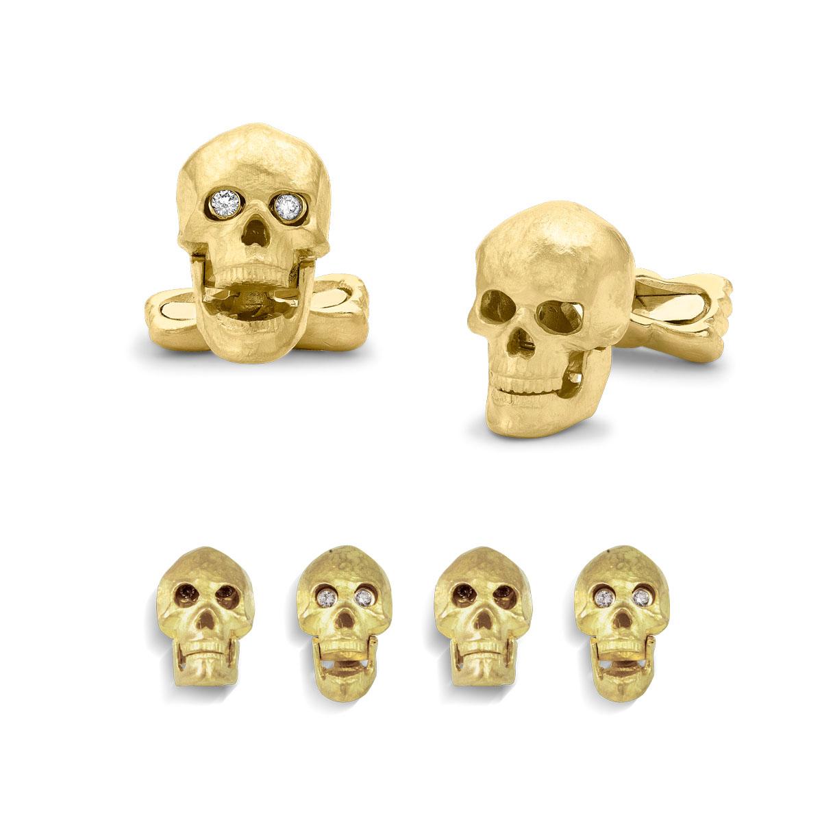 18 Carat Yellow Gold Skull Cufflinks with Popping Diamond Eyes In New Condition For Sale In Birmingham, West Midlands