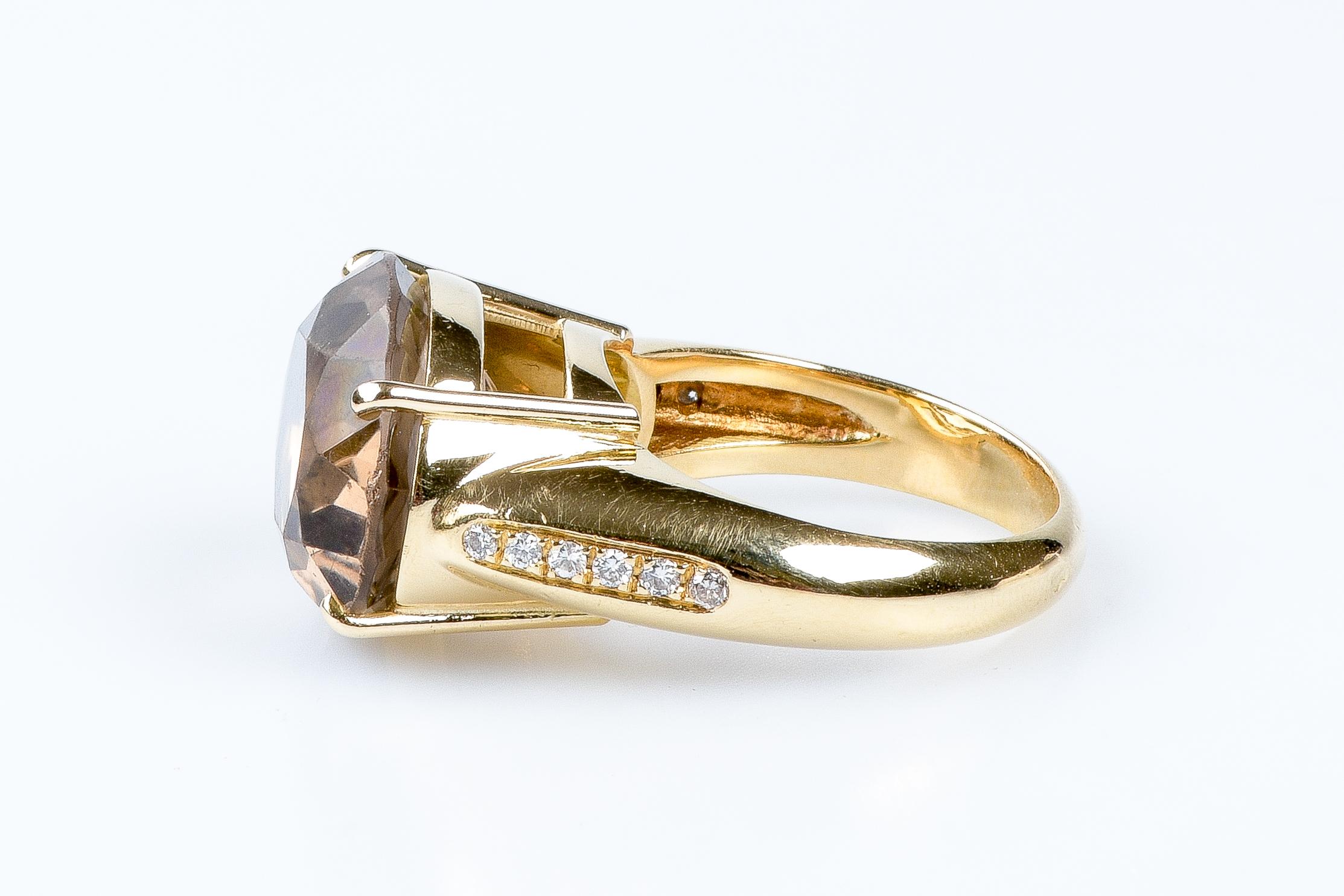 18 carat yellow gold smoky quartz and diamonds ring For Sale 10