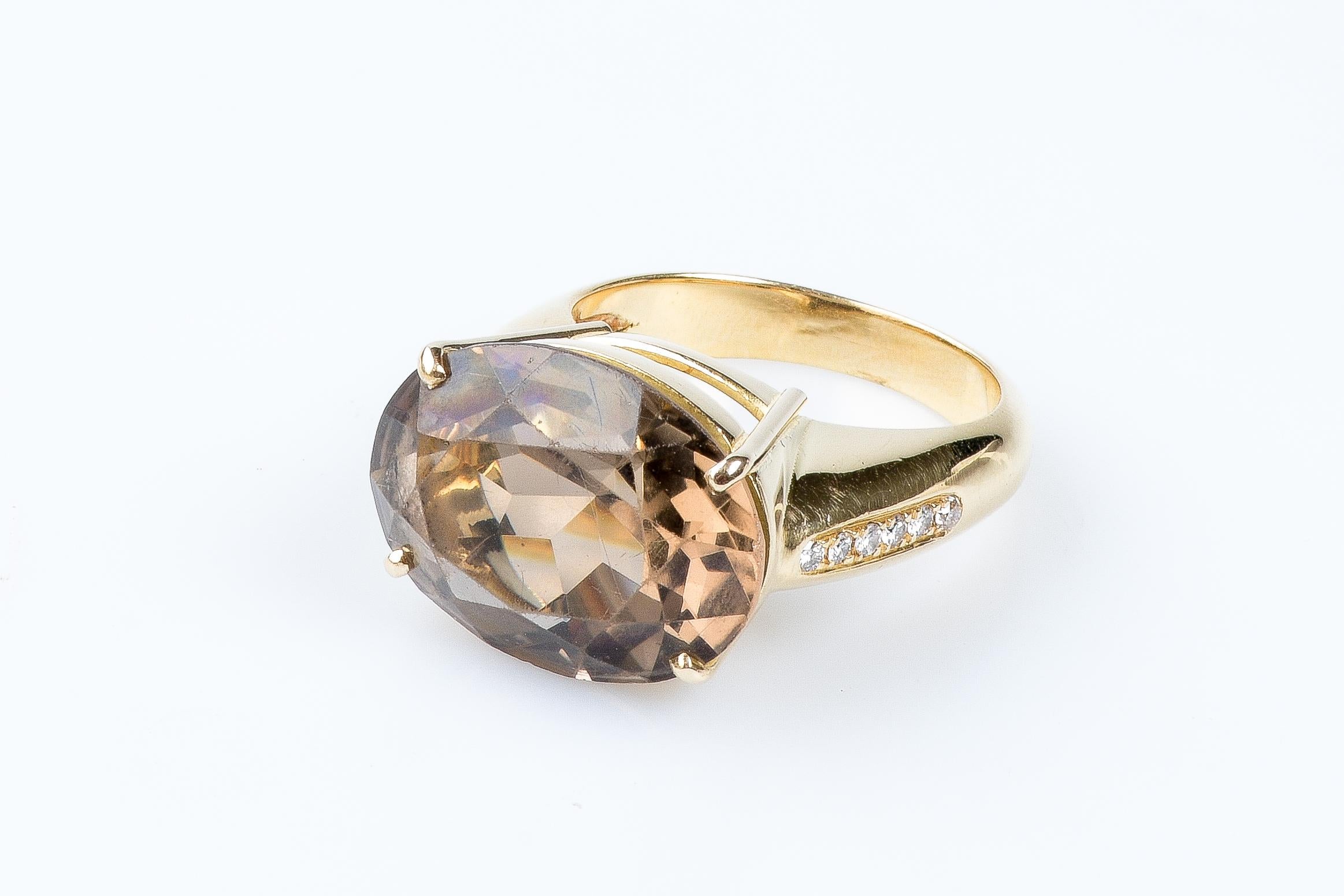 18 carat yellow gold smoky quartz and diamonds ring For Sale 12