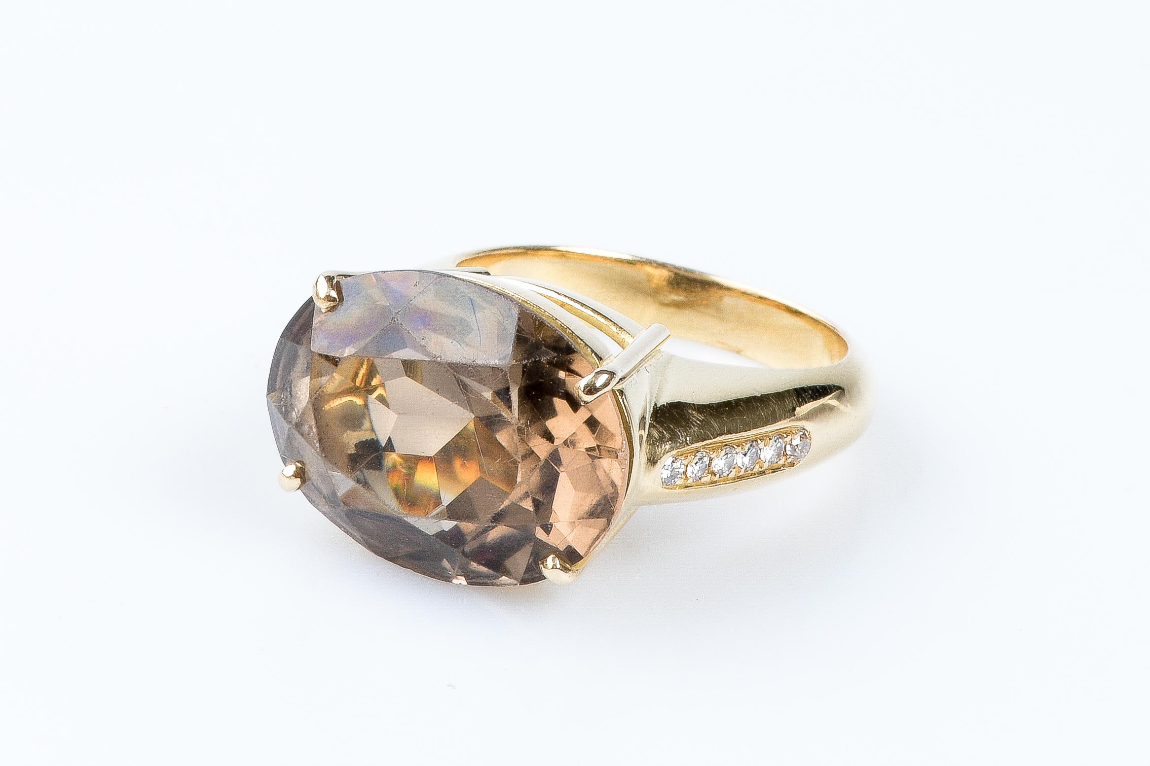 18 carat yellow gold smoky quartz and diamonds ring For Sale 14