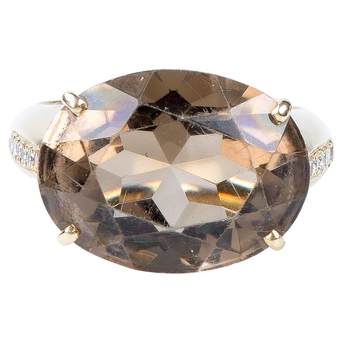 18 carat yellow gold smoky quartz and diamonds ring For Sale